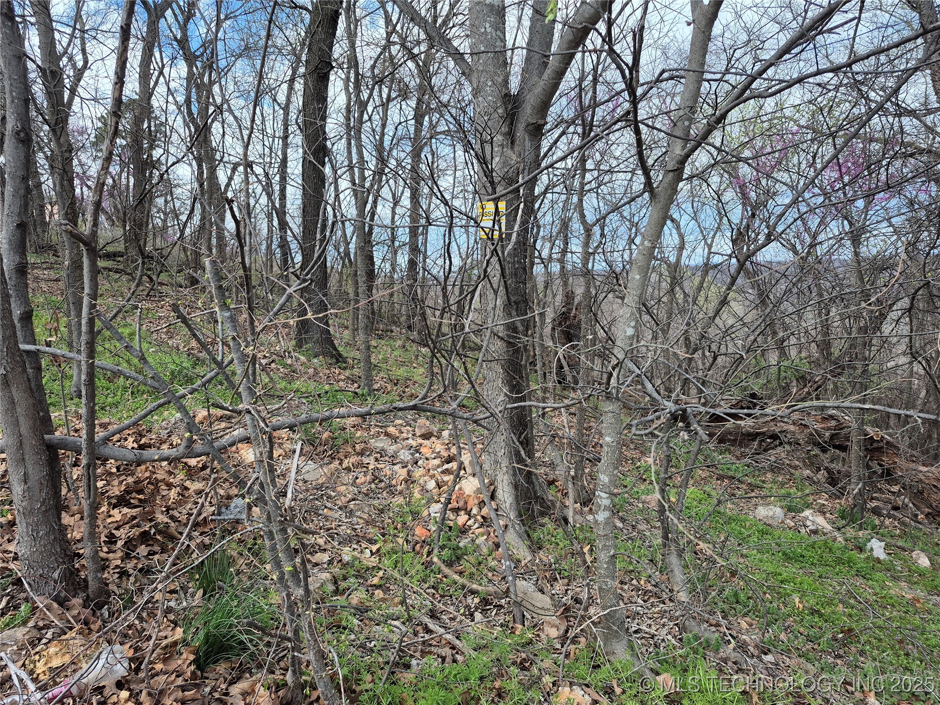 341 E 437 Road Property Photo 19