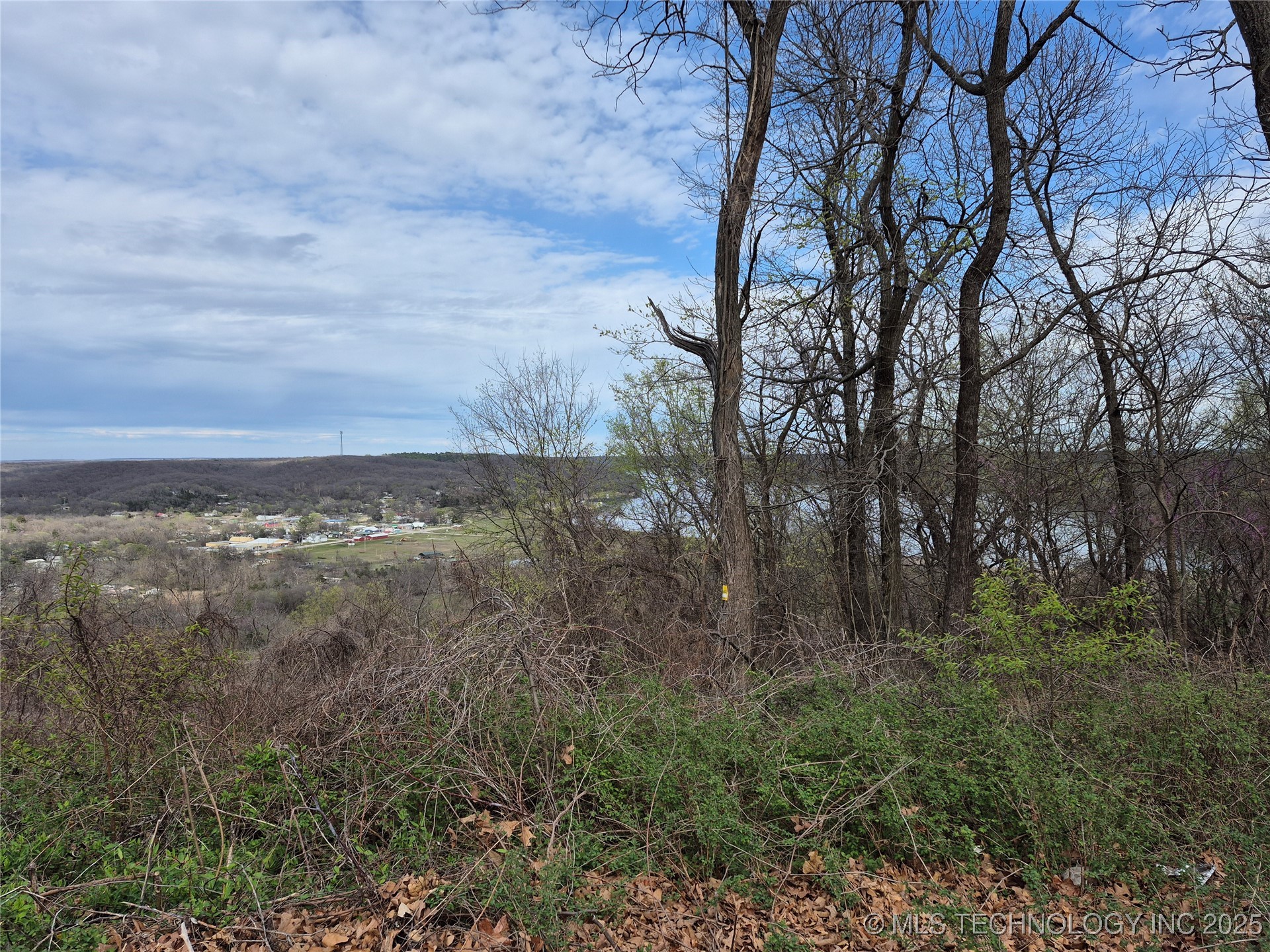 341 E 437 Road Property Photo 21