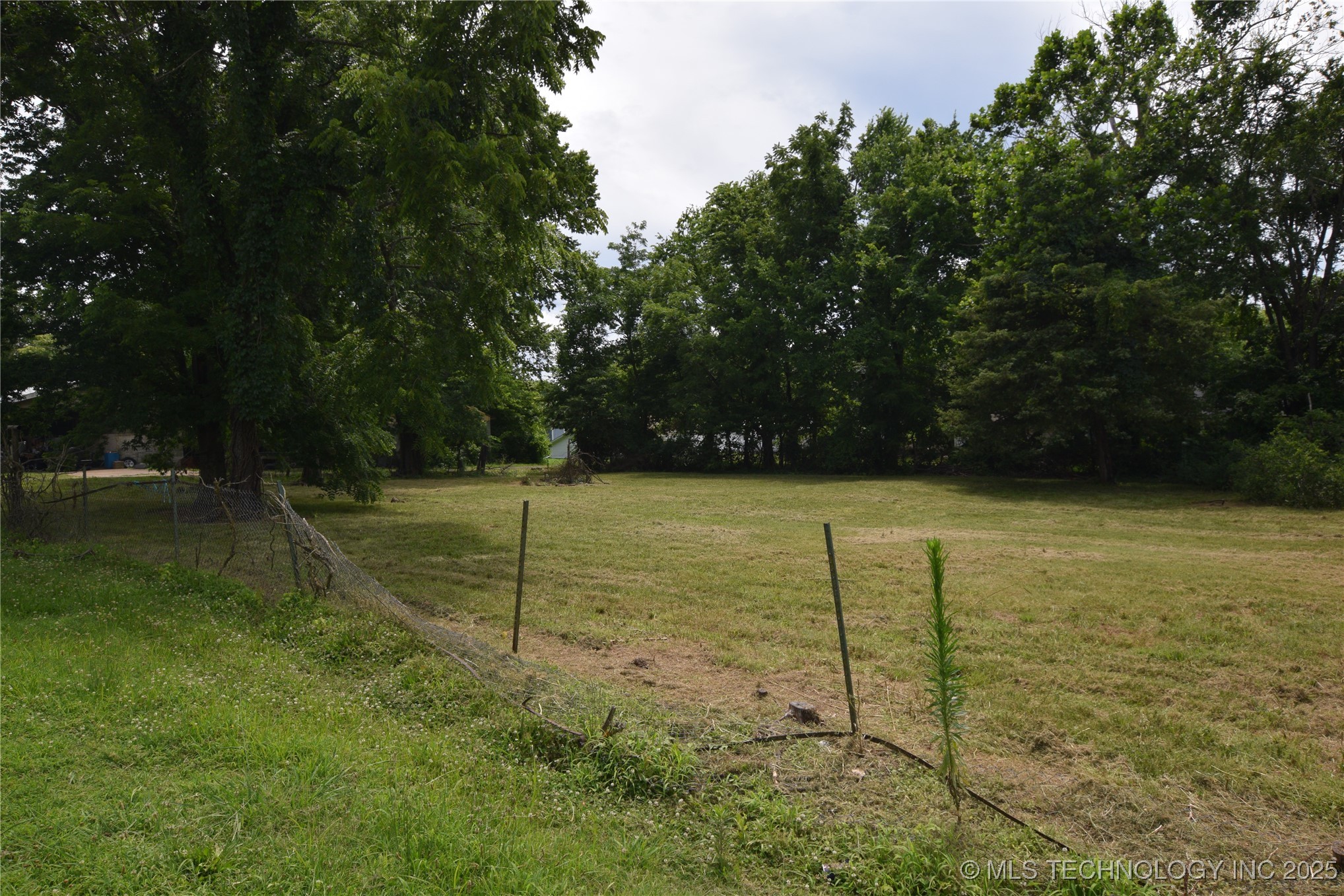 218 E Elm Street Property Photo 5