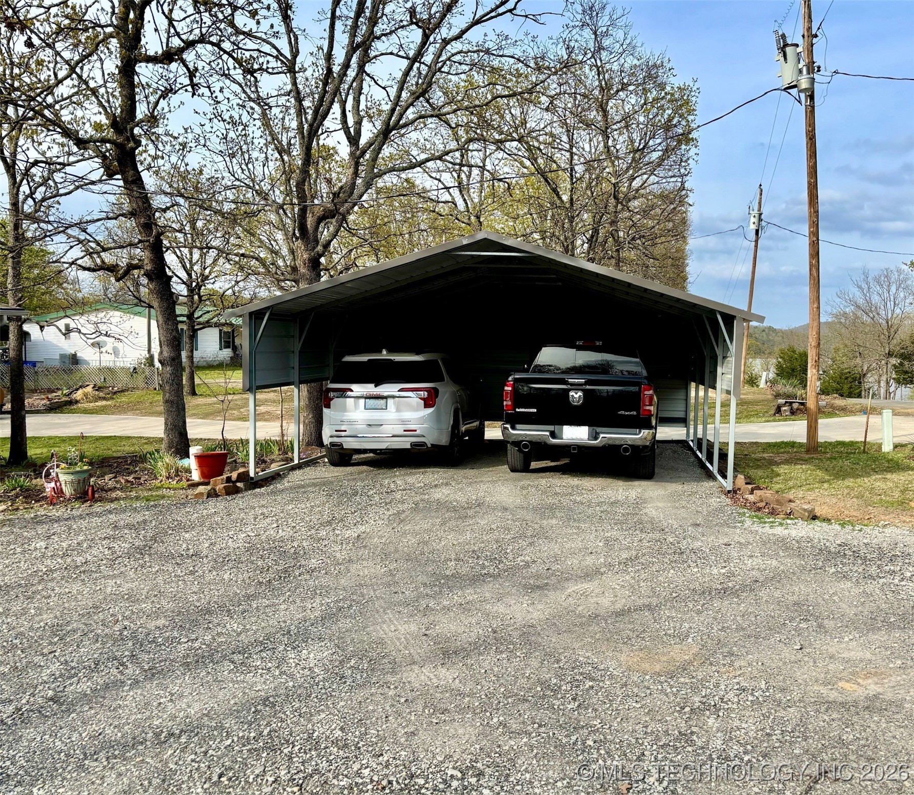 353 Council Tree Drive Property Photo 4