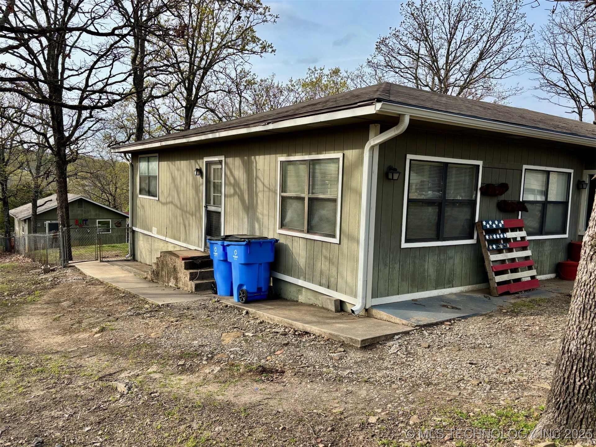 353 Council Tree Drive Property Photo 5