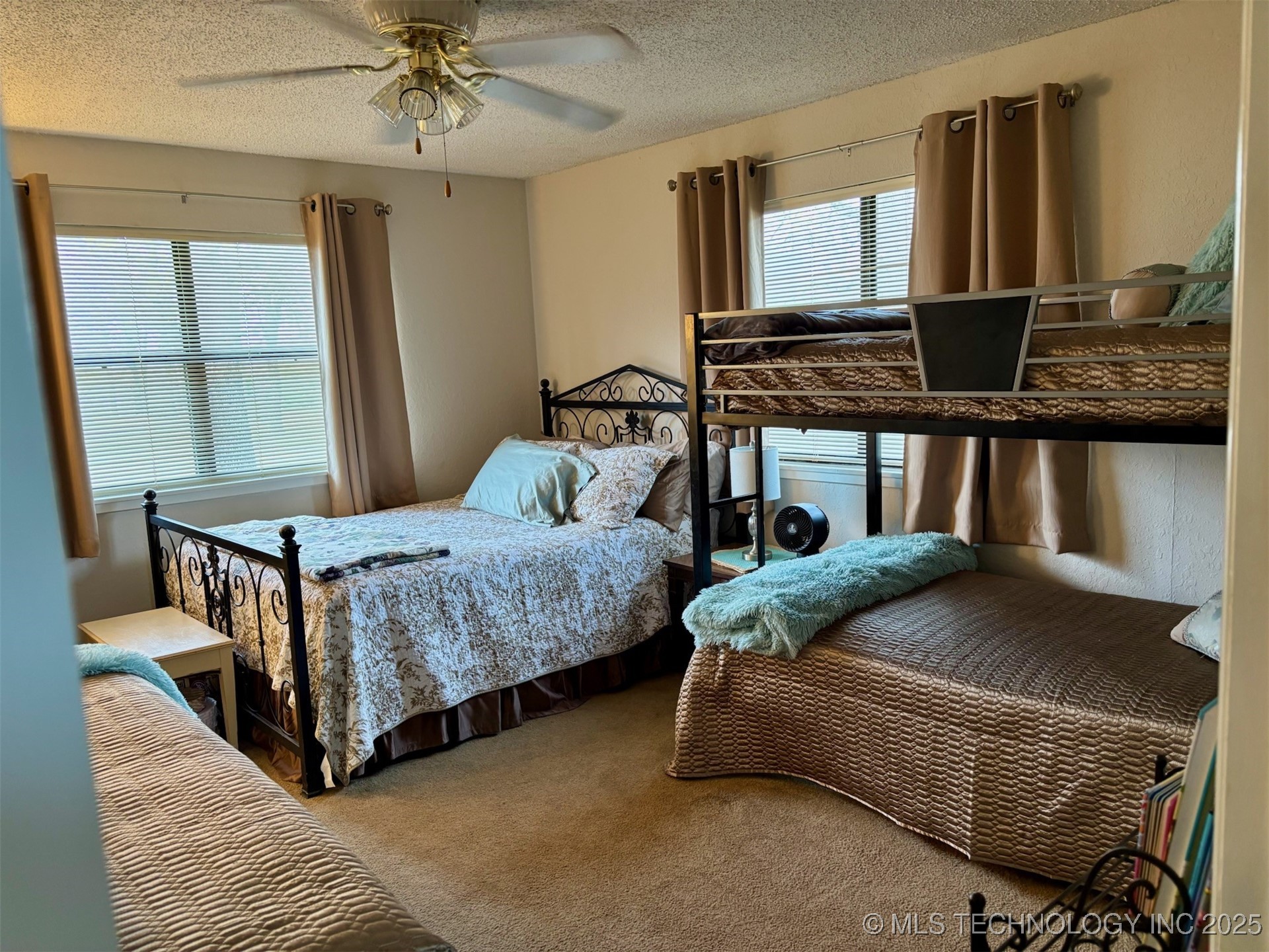 353 Council Tree Drive Property Photo 16