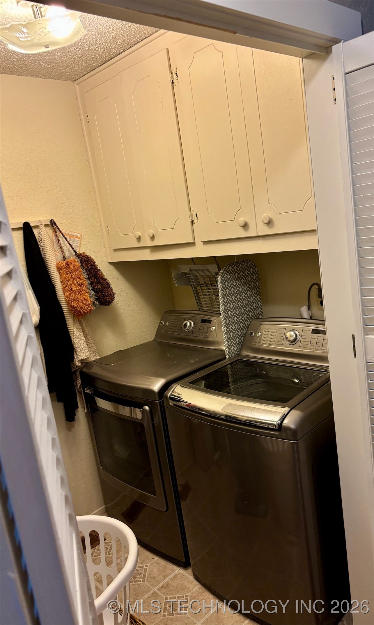 353 Council Tree Drive Property Photo 25