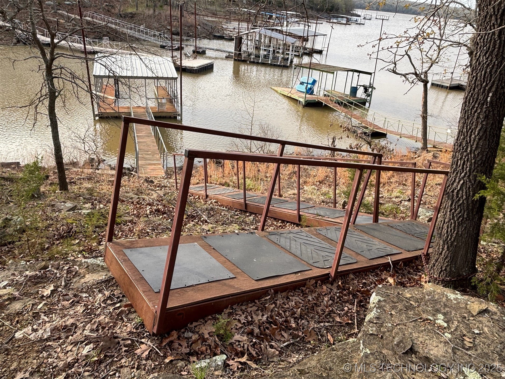 353 Council Tree Drive Property Photo 55