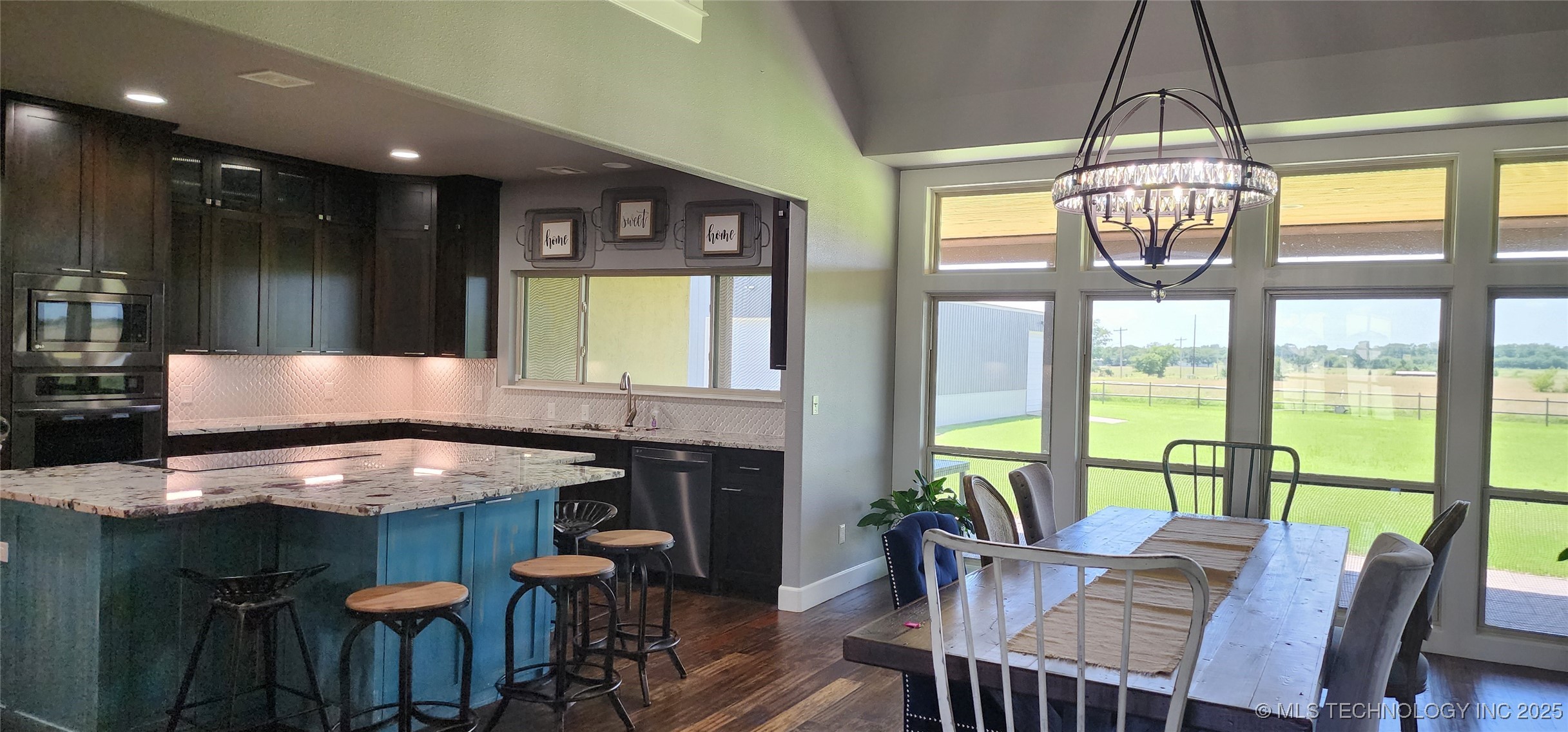 17078 S 11th West Avenue Property Photo 8