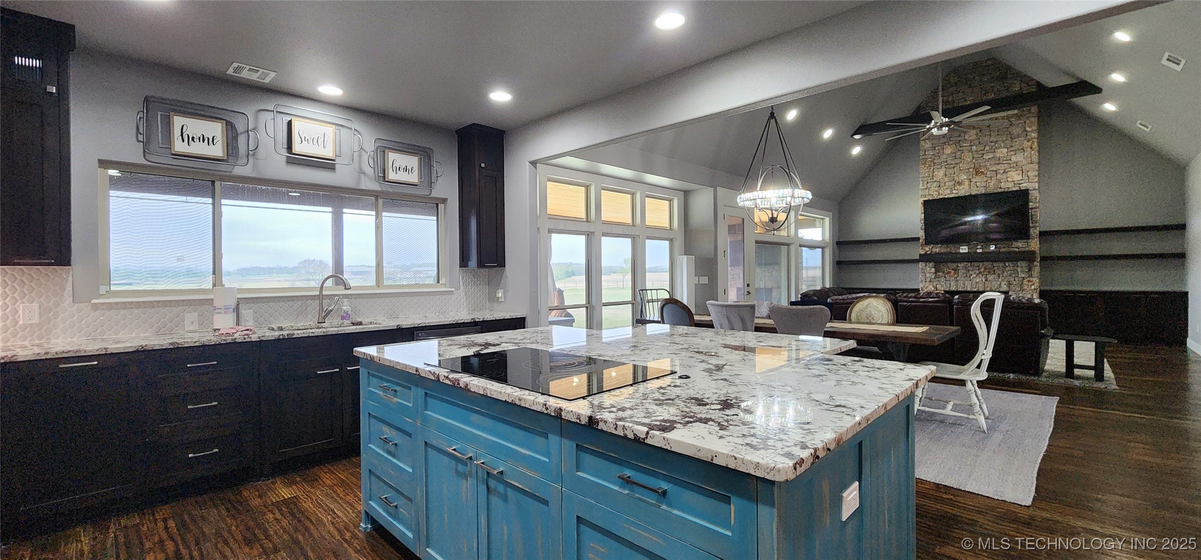 17078 S 11th West Avenue Property Photo 16