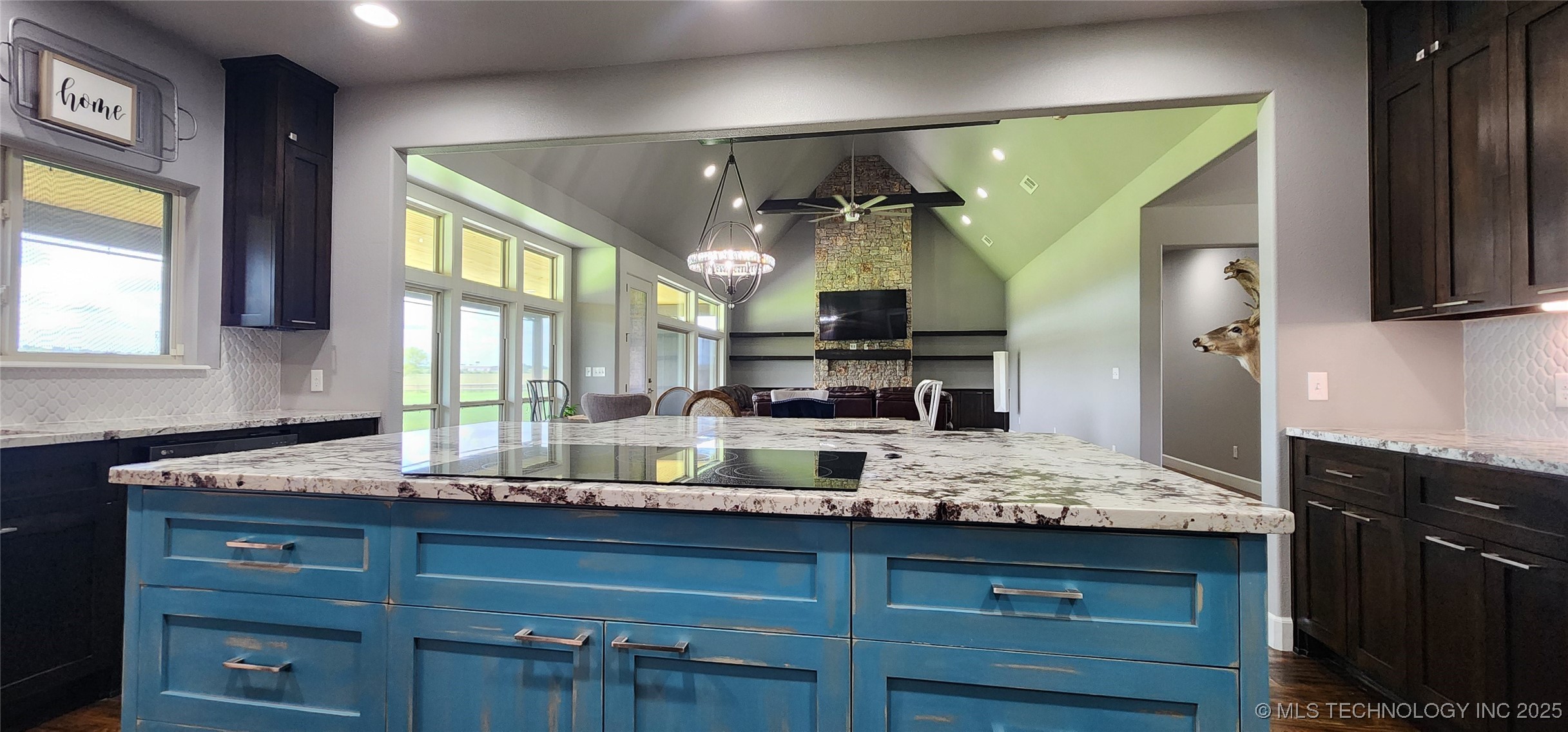 17078 S 11th West Avenue Property Photo 18