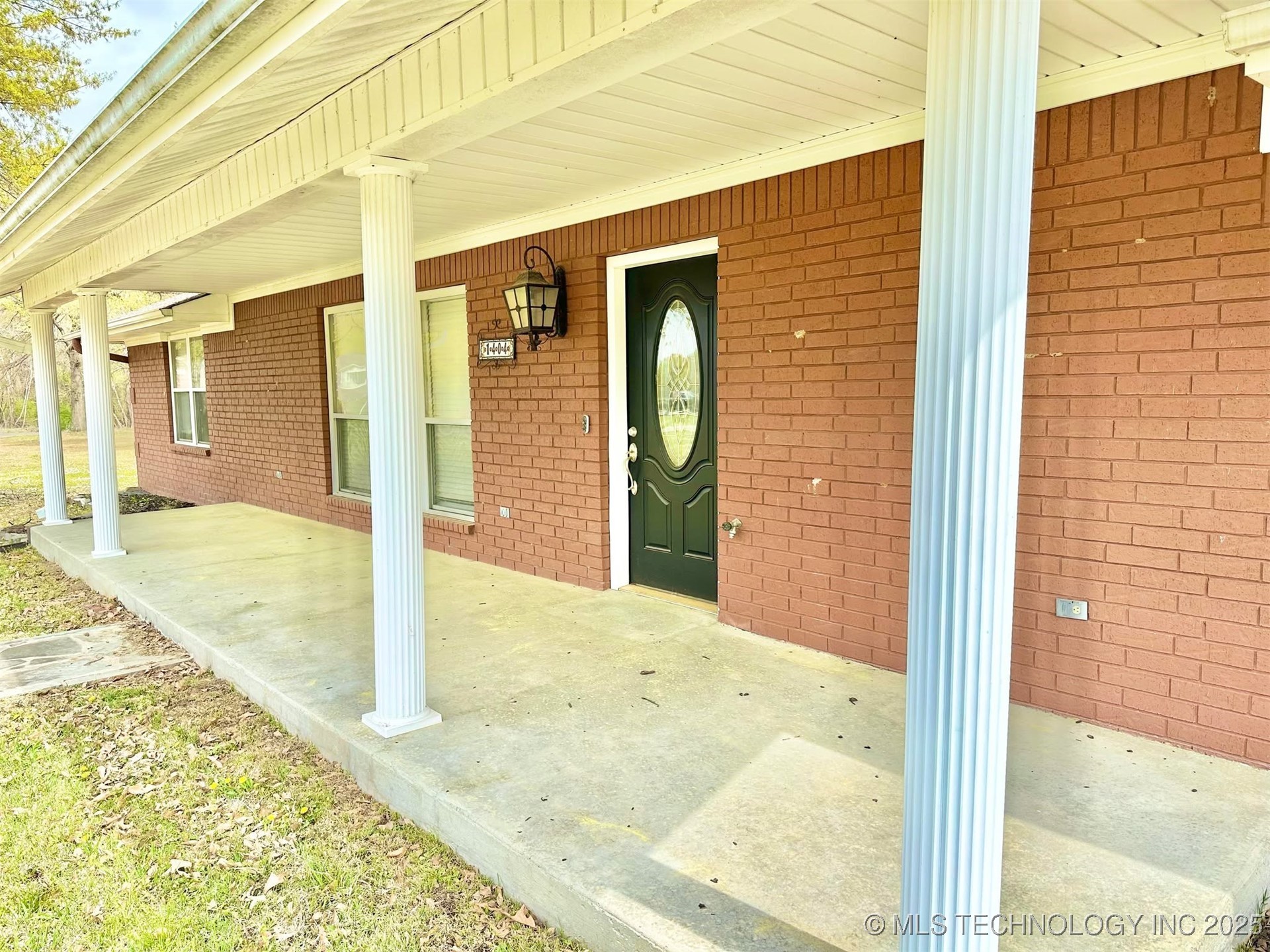 1401 Country Ridge Drive Property Photo 3