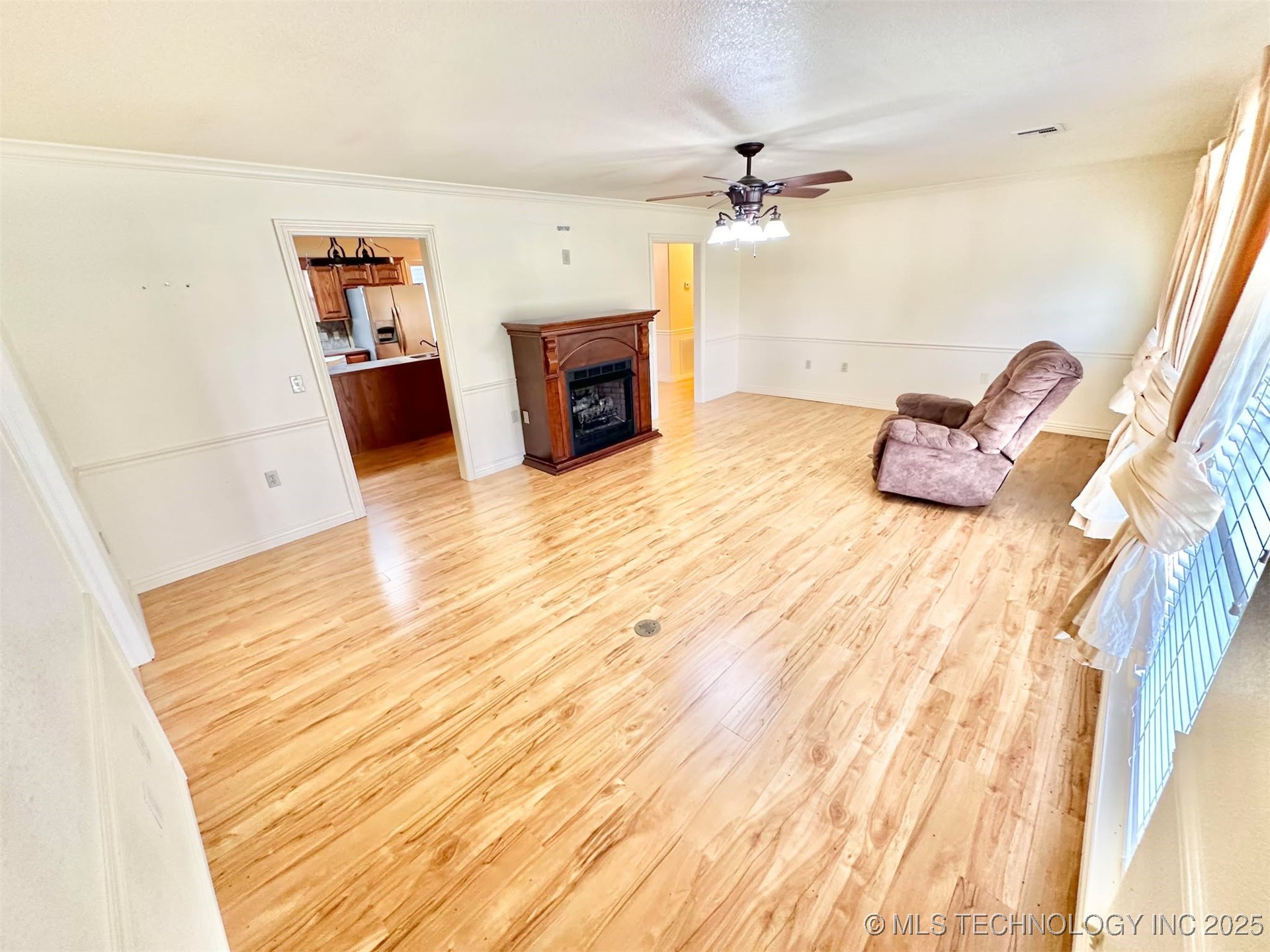 1401 Country Ridge Drive Property Photo 4