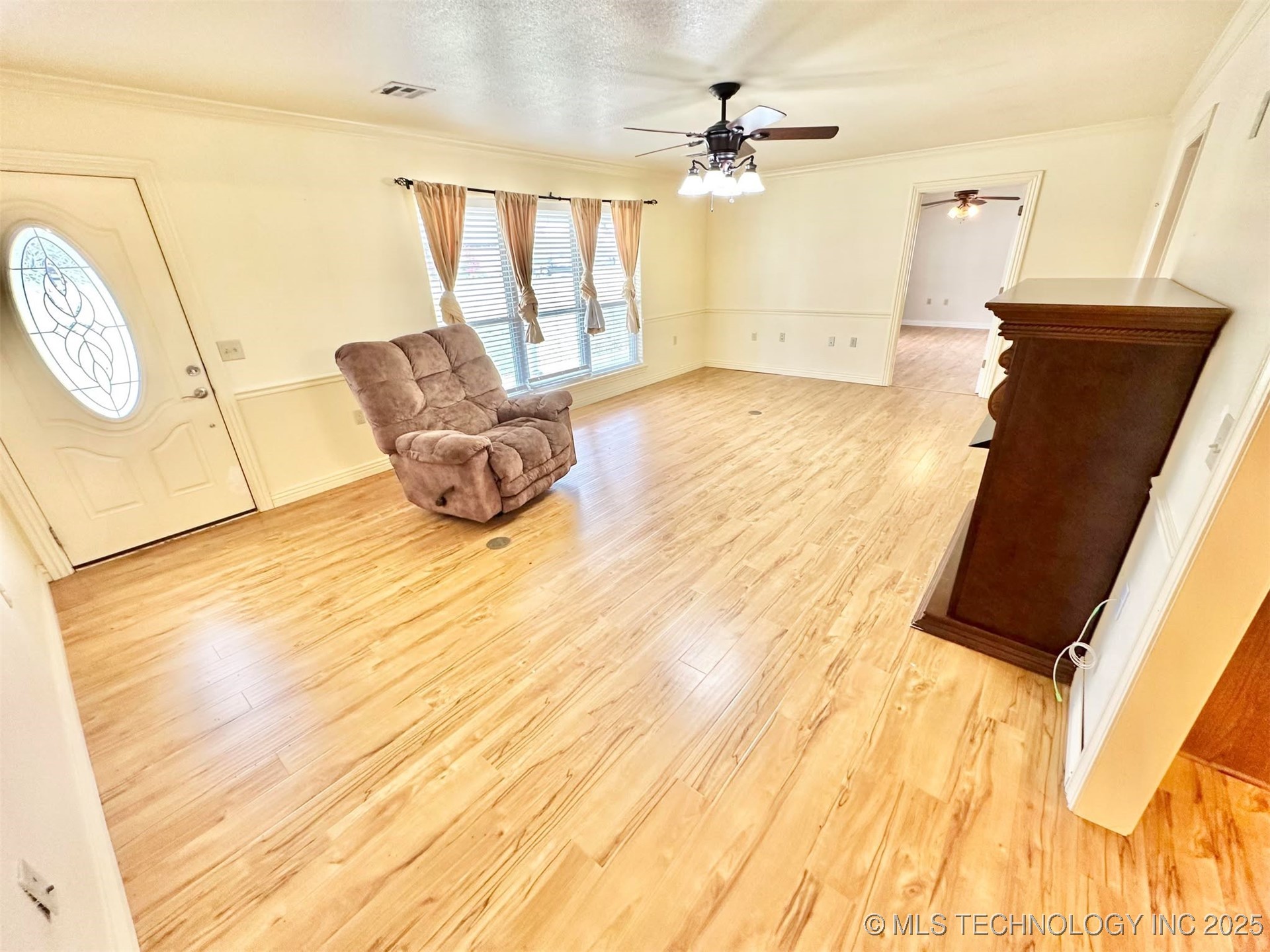 1401 Country Ridge Drive Property Photo 7