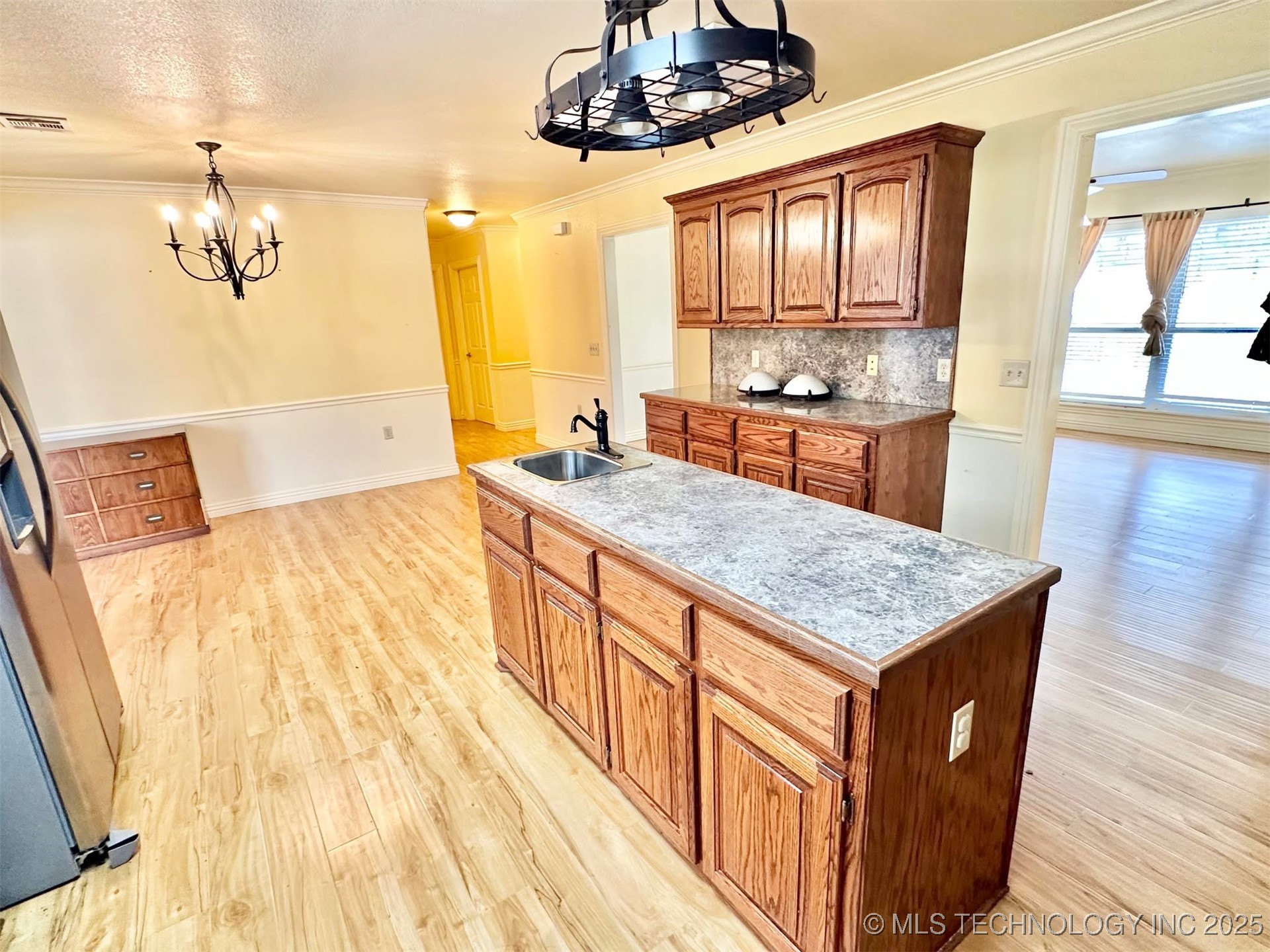 1401 Country Ridge Drive Property Photo 9