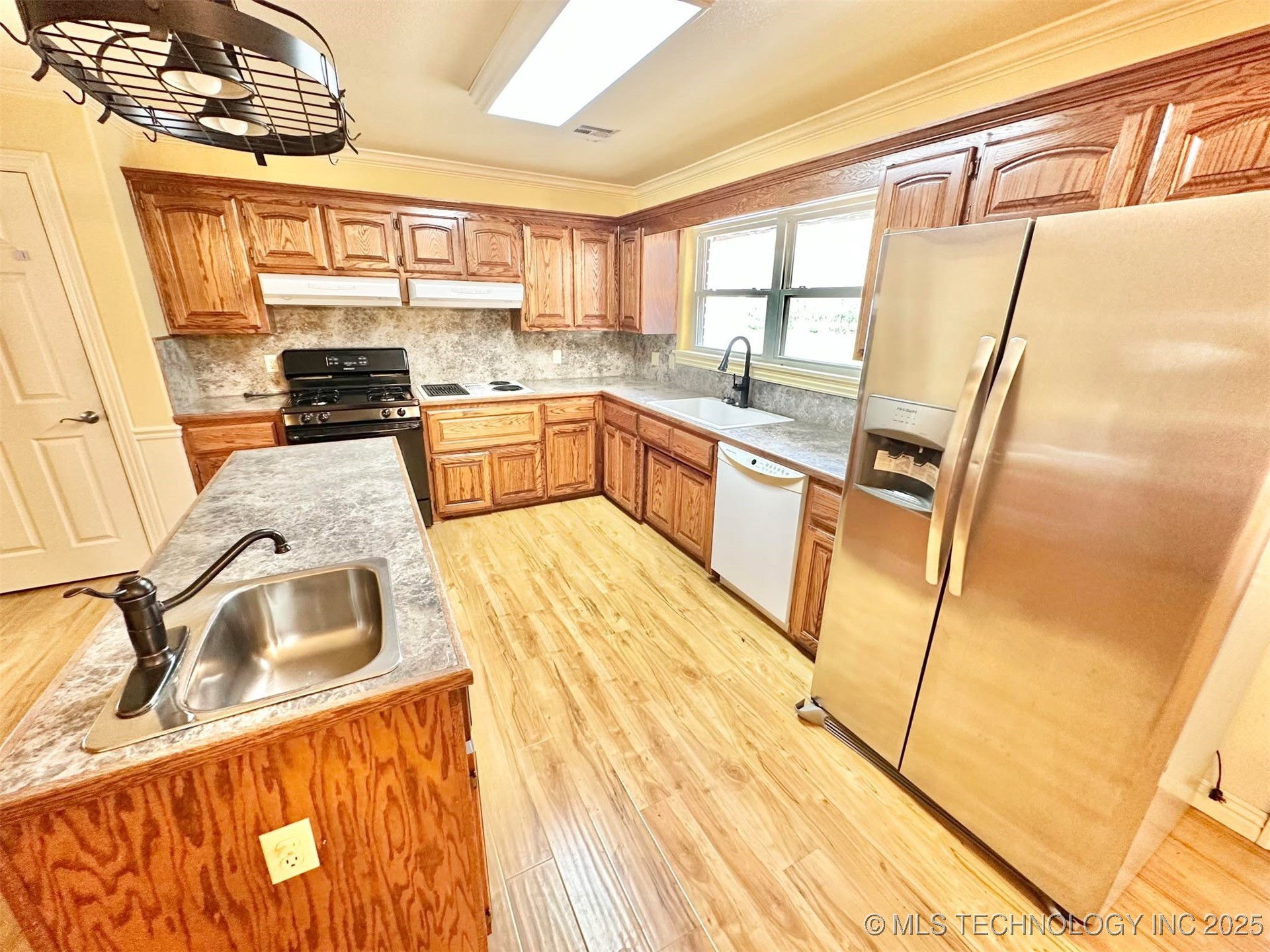 1401 Country Ridge Drive Property Photo 11