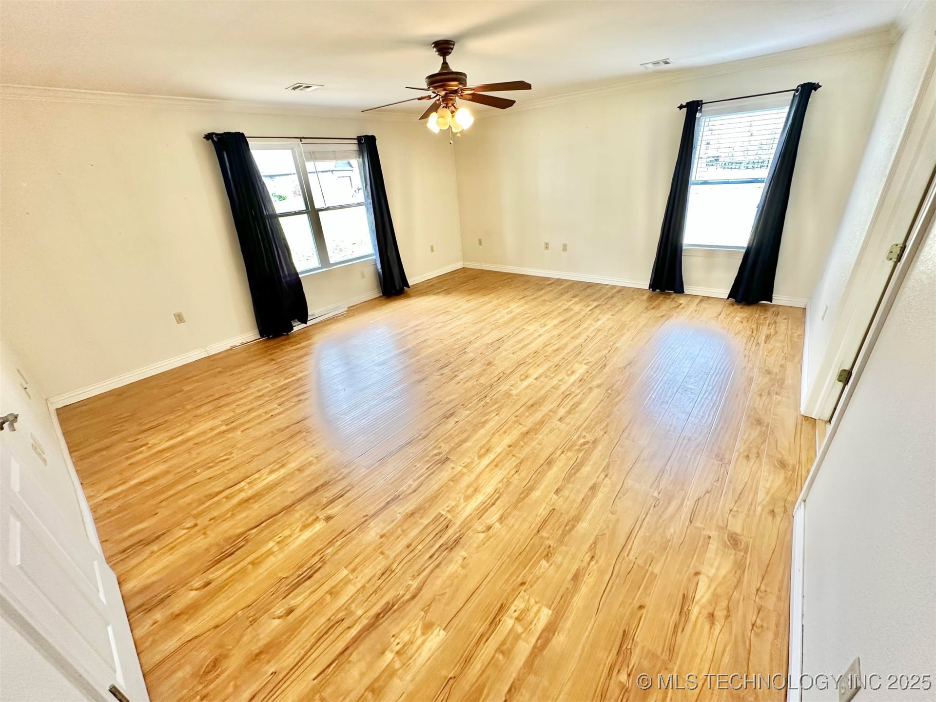 1401 Country Ridge Drive Property Photo 13