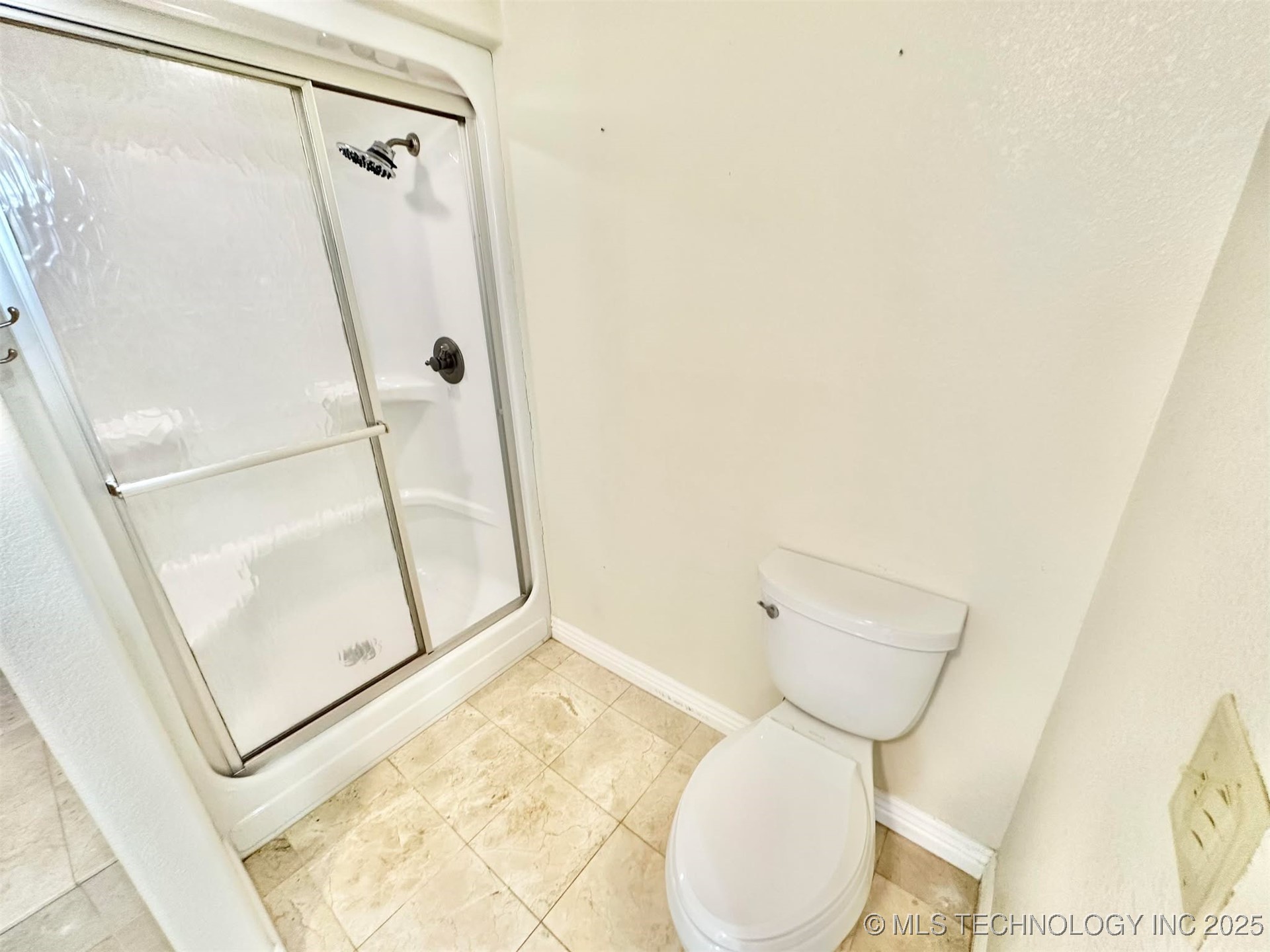 1401 Country Ridge Drive Property Photo 17