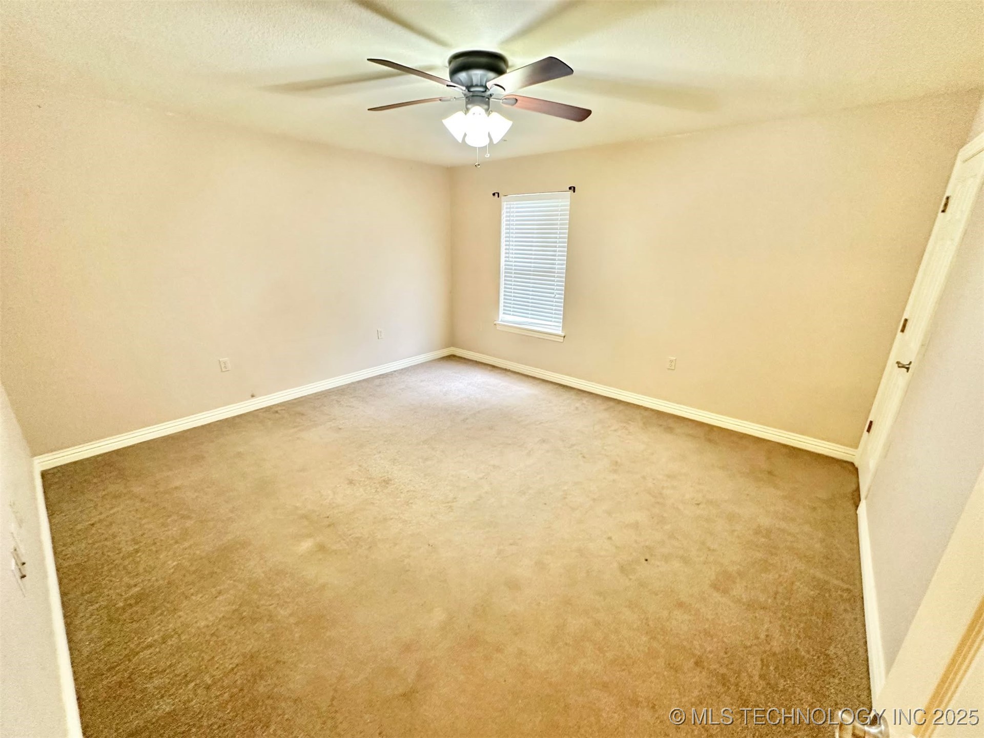 1401 Country Ridge Drive Property Photo 21