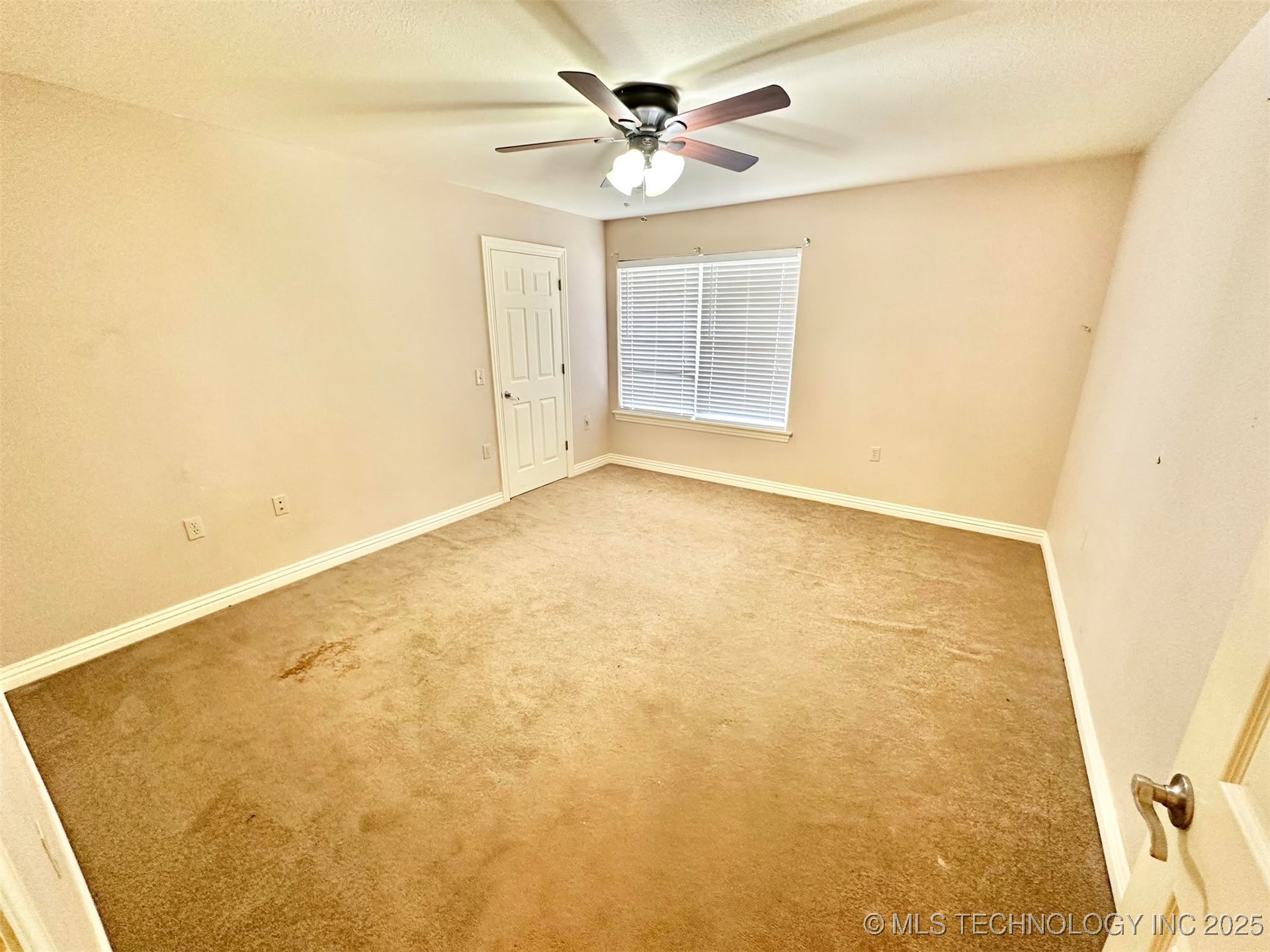 1401 Country Ridge Drive Property Photo 24