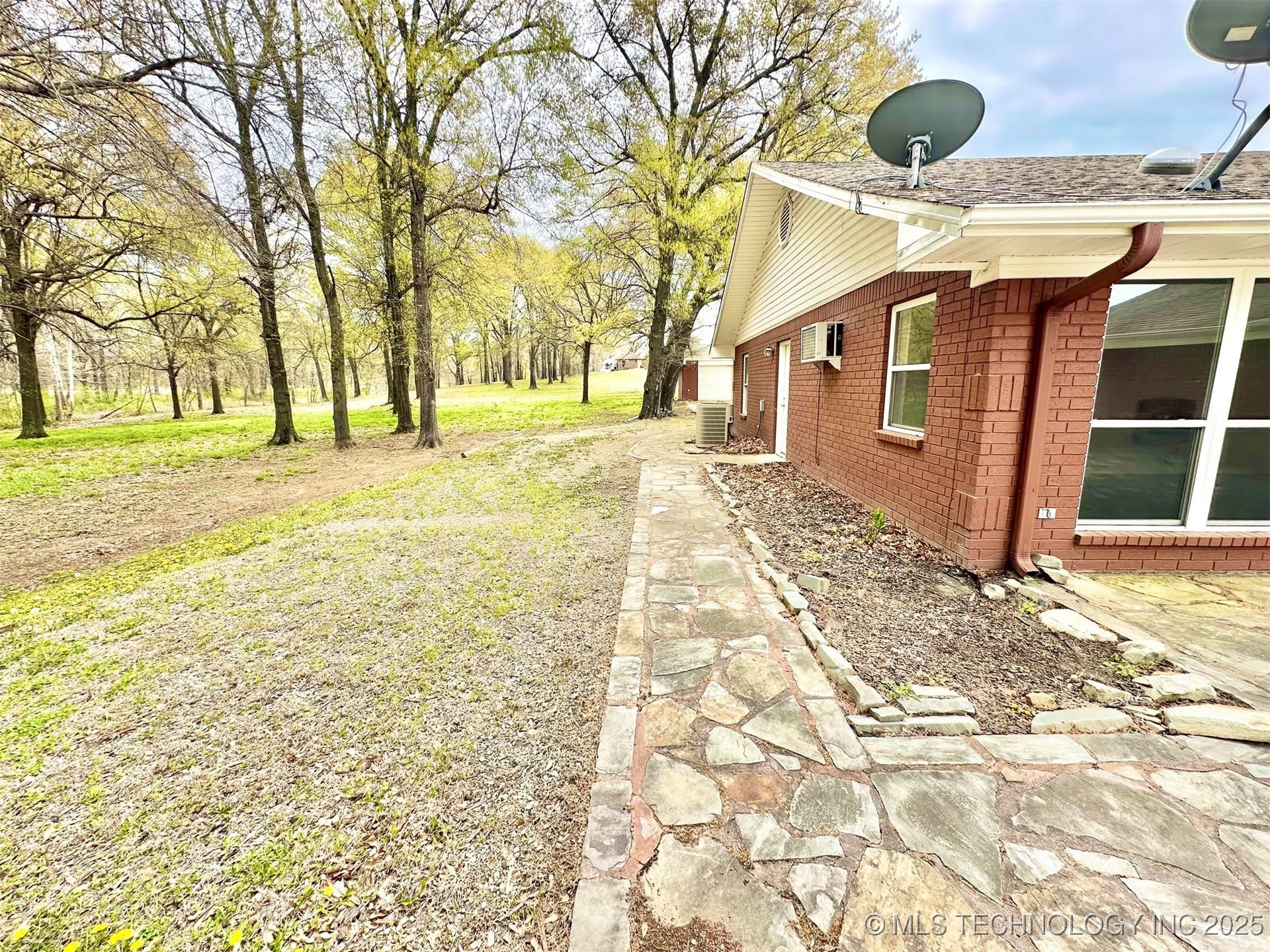 1401 Country Ridge Drive Property Photo 30