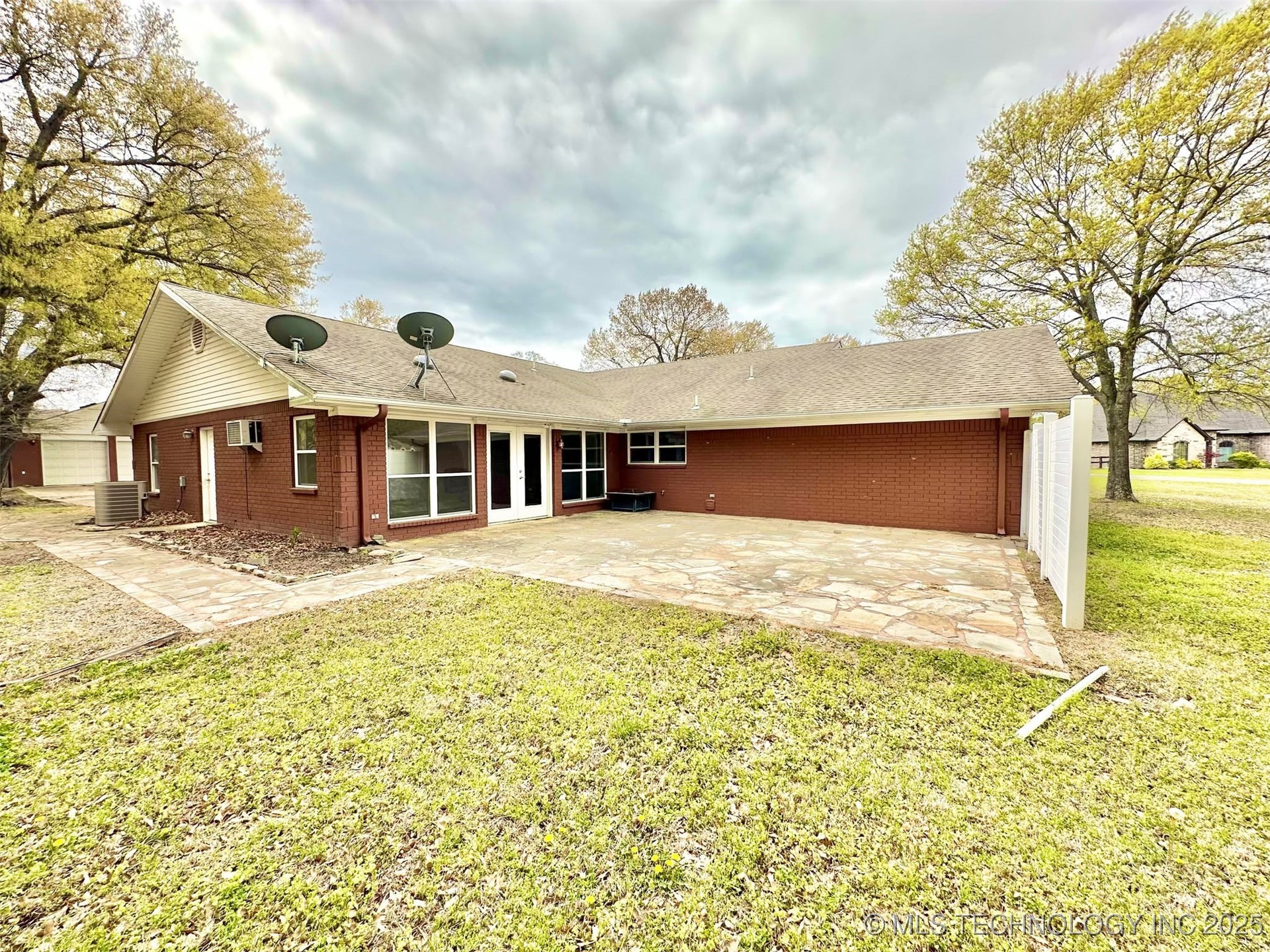 1401 Country Ridge Drive Property Photo 31