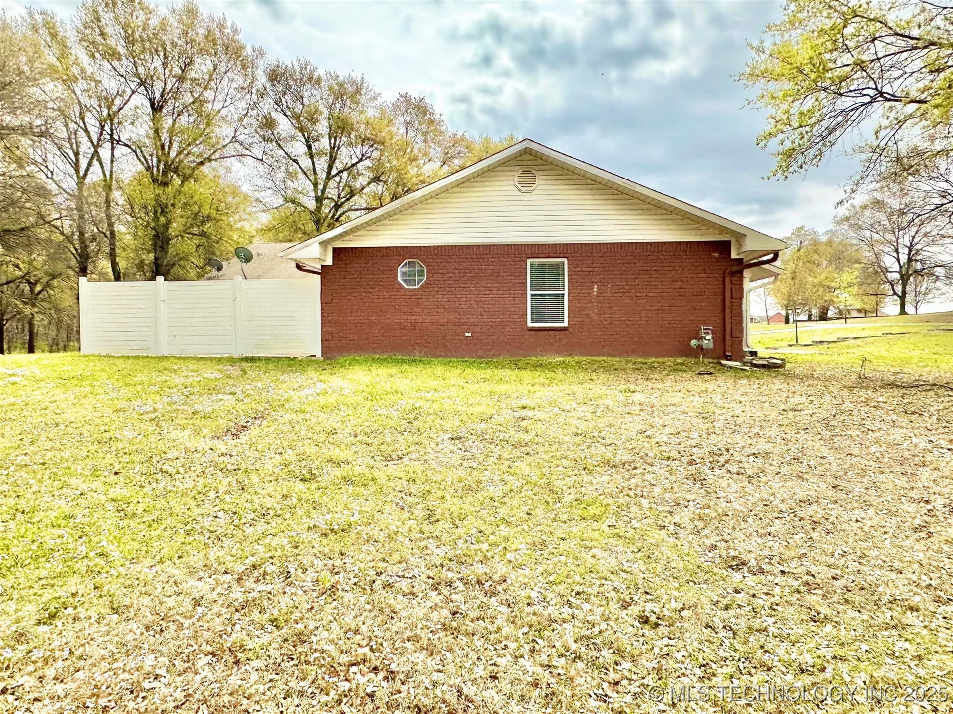 1401 Country Ridge Drive Property Photo 32