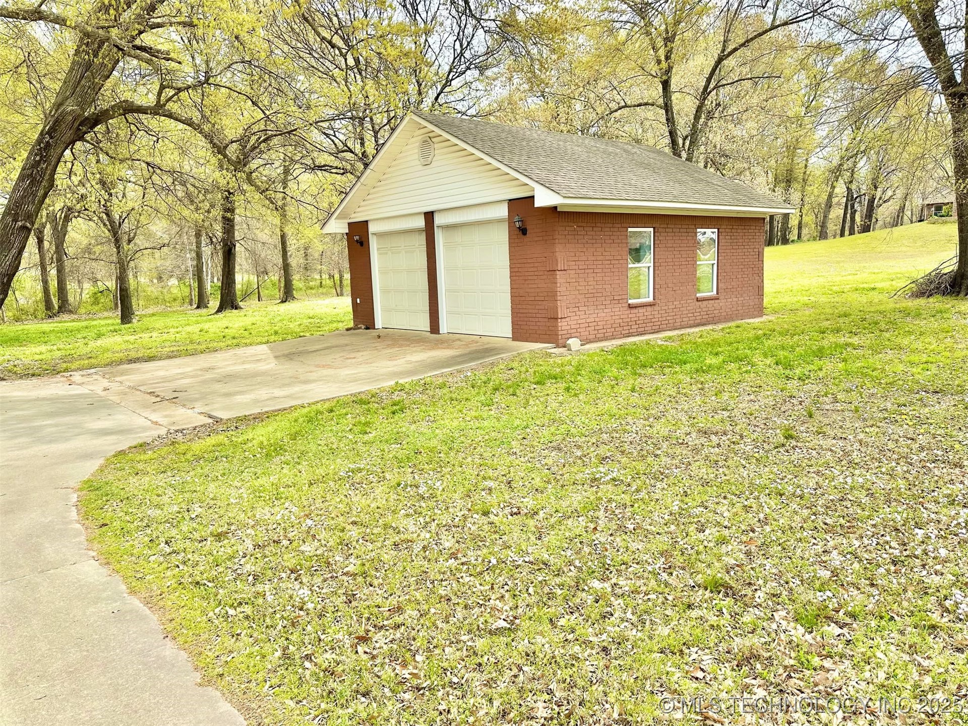 1401 Country Ridge Drive Property Photo 34
