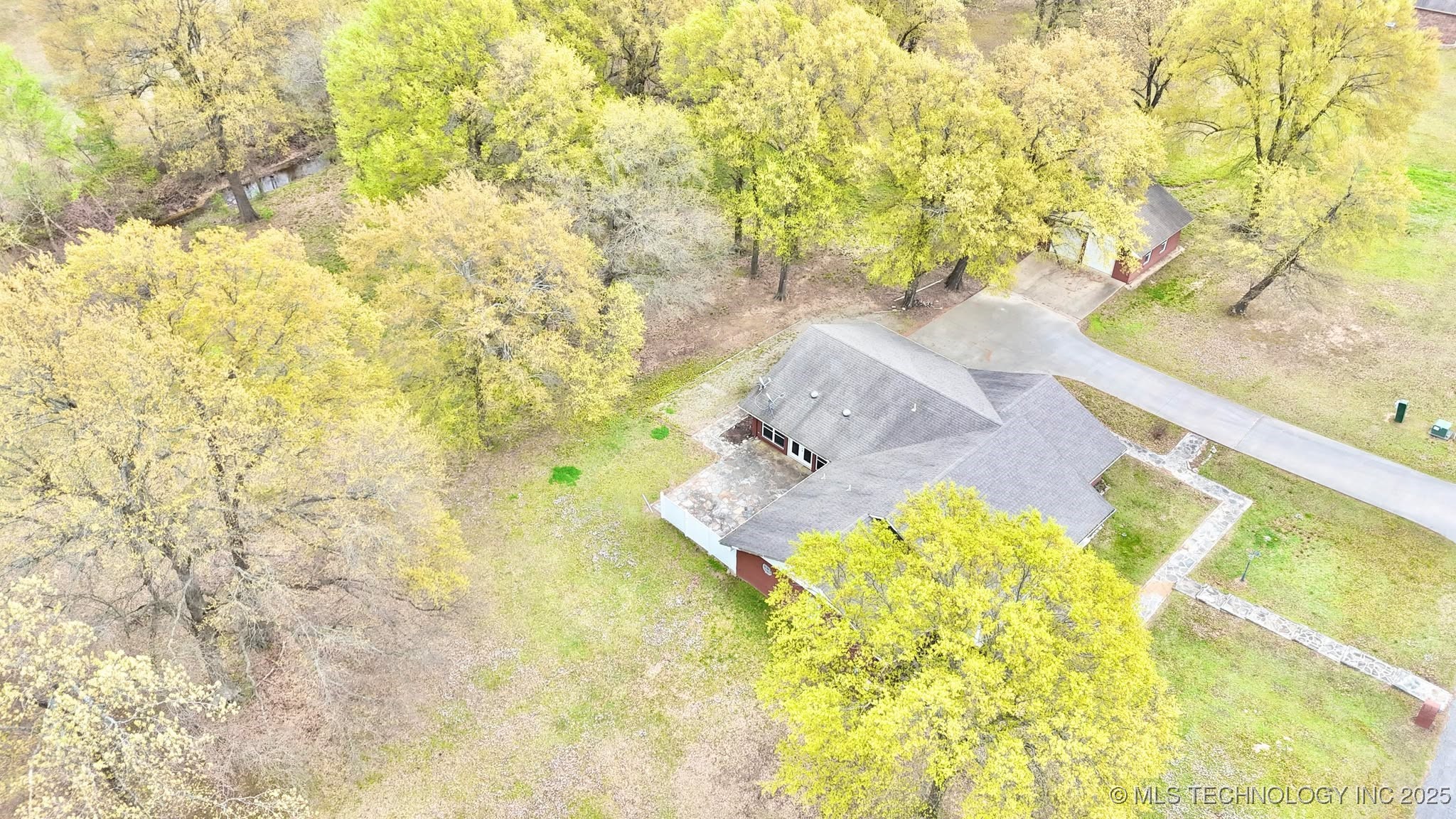 1401 Country Ridge Drive Property Photo 39