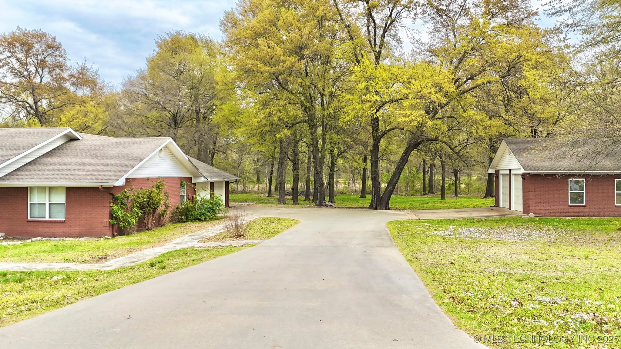 1401 Country Ridge Drive Property Photo 42