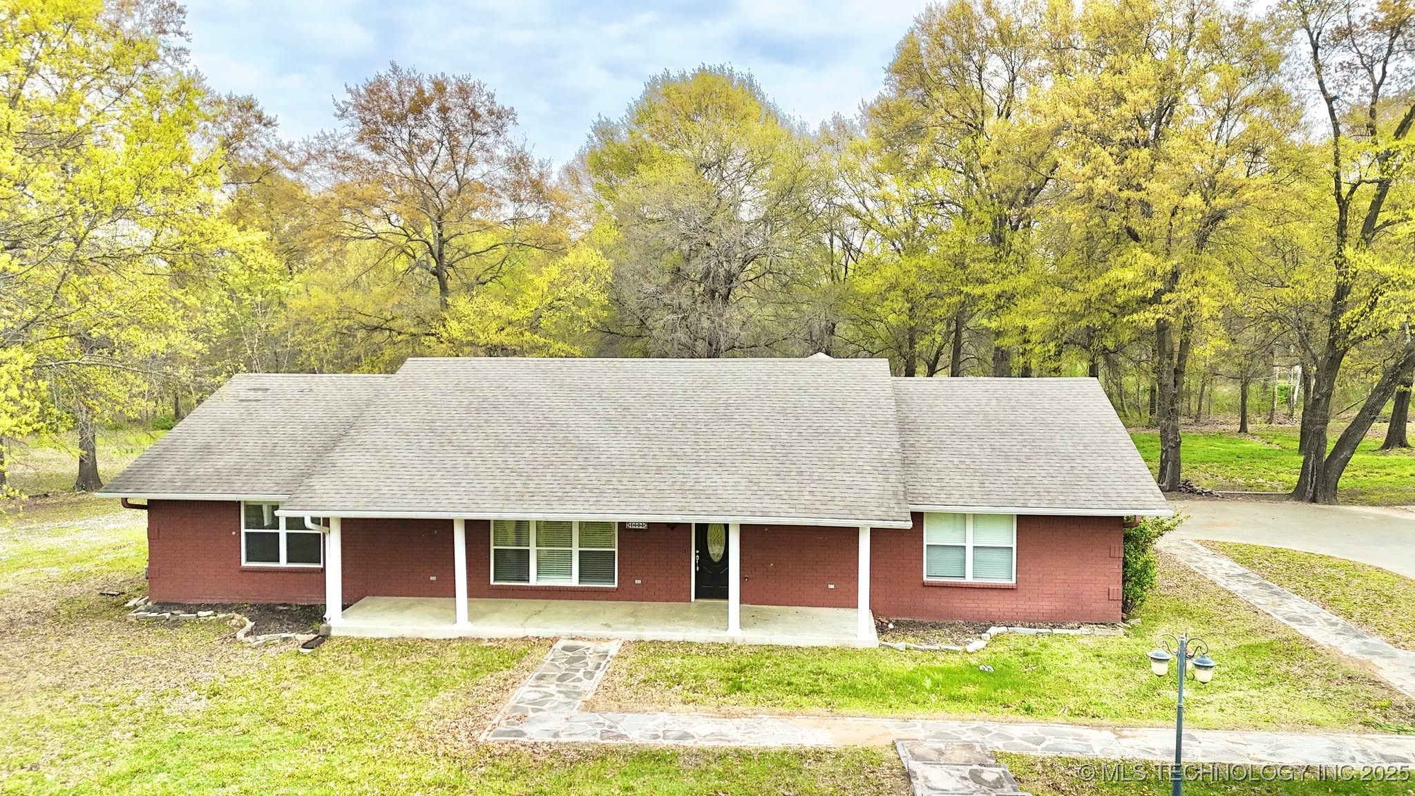 1401 Country Ridge Drive Property Photo 43