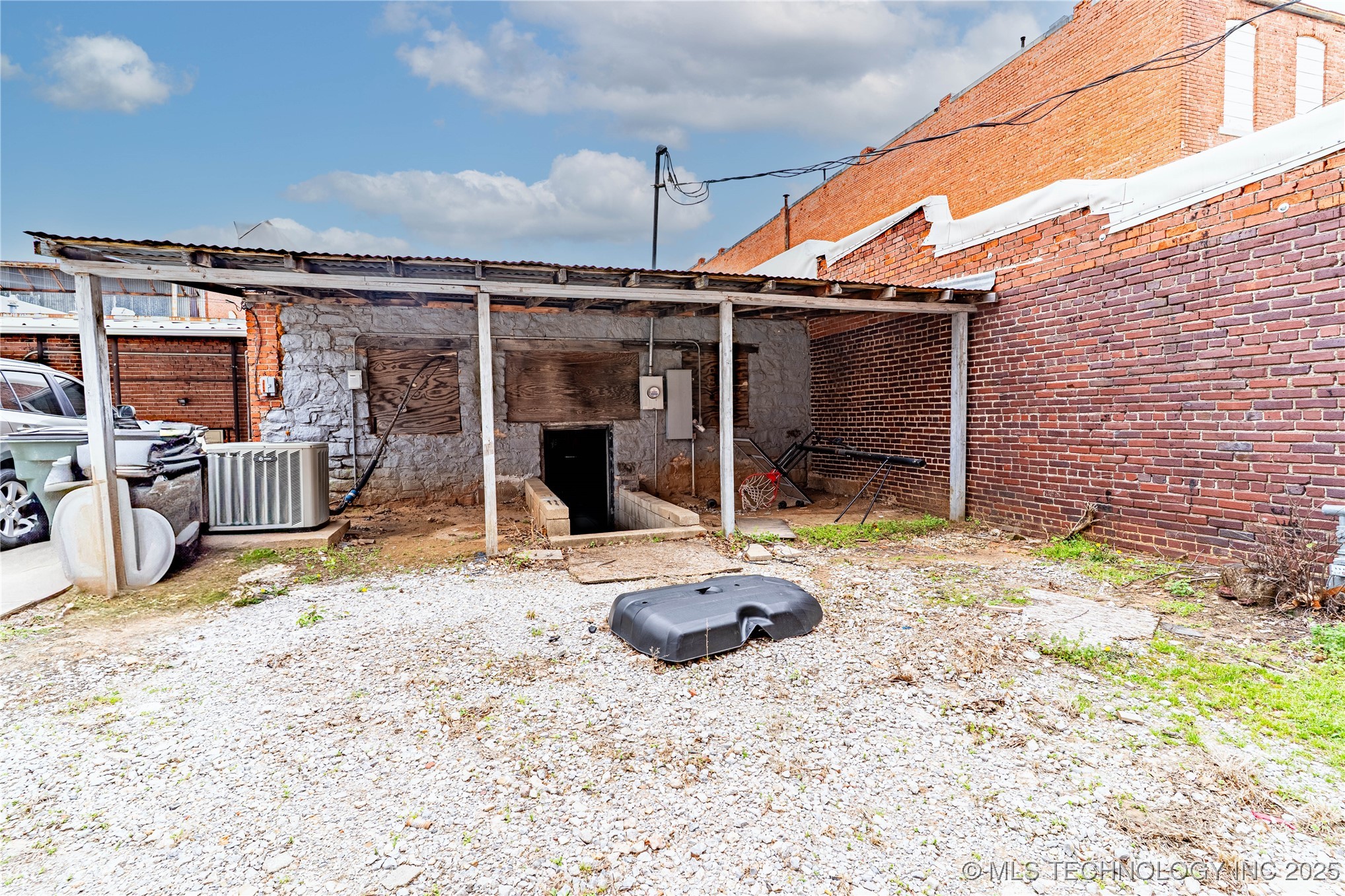 106 N Main Street Property Photo 18