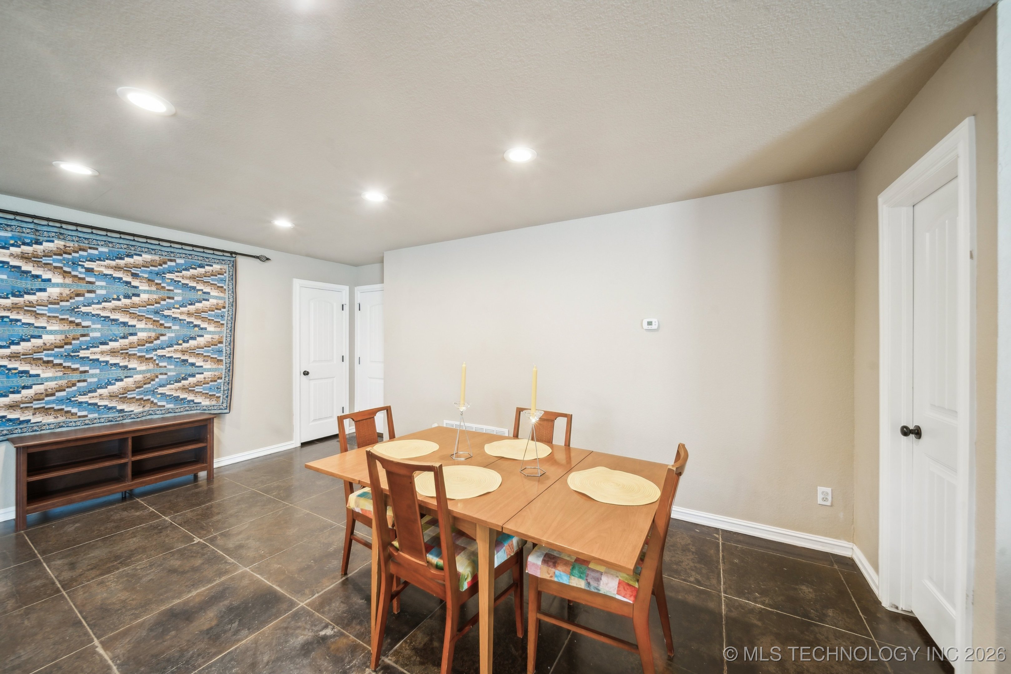 16042 S 97th West Avenue Property Photo 8