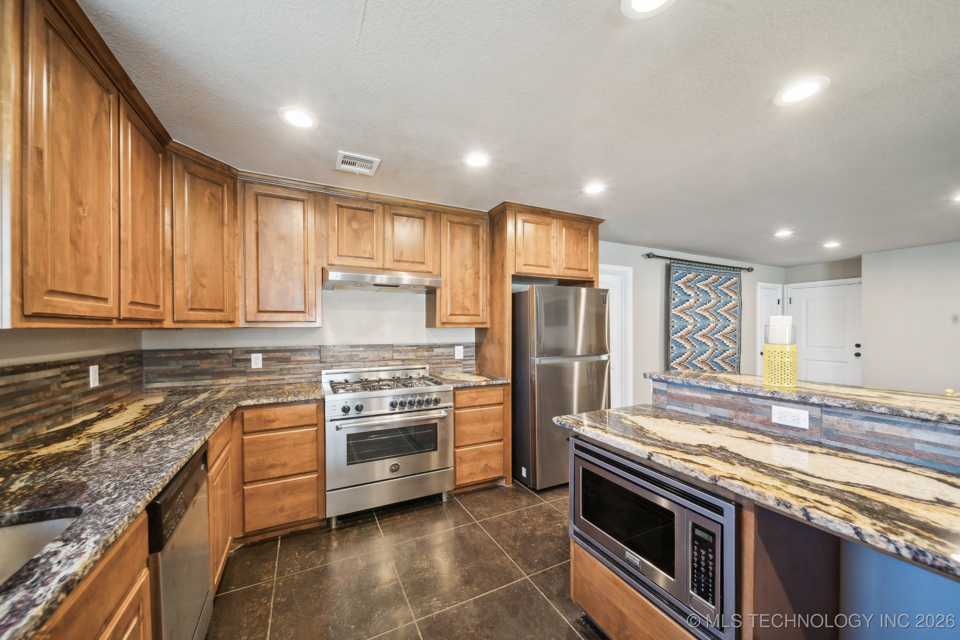 16042 S 97th West Avenue Property Photo 11