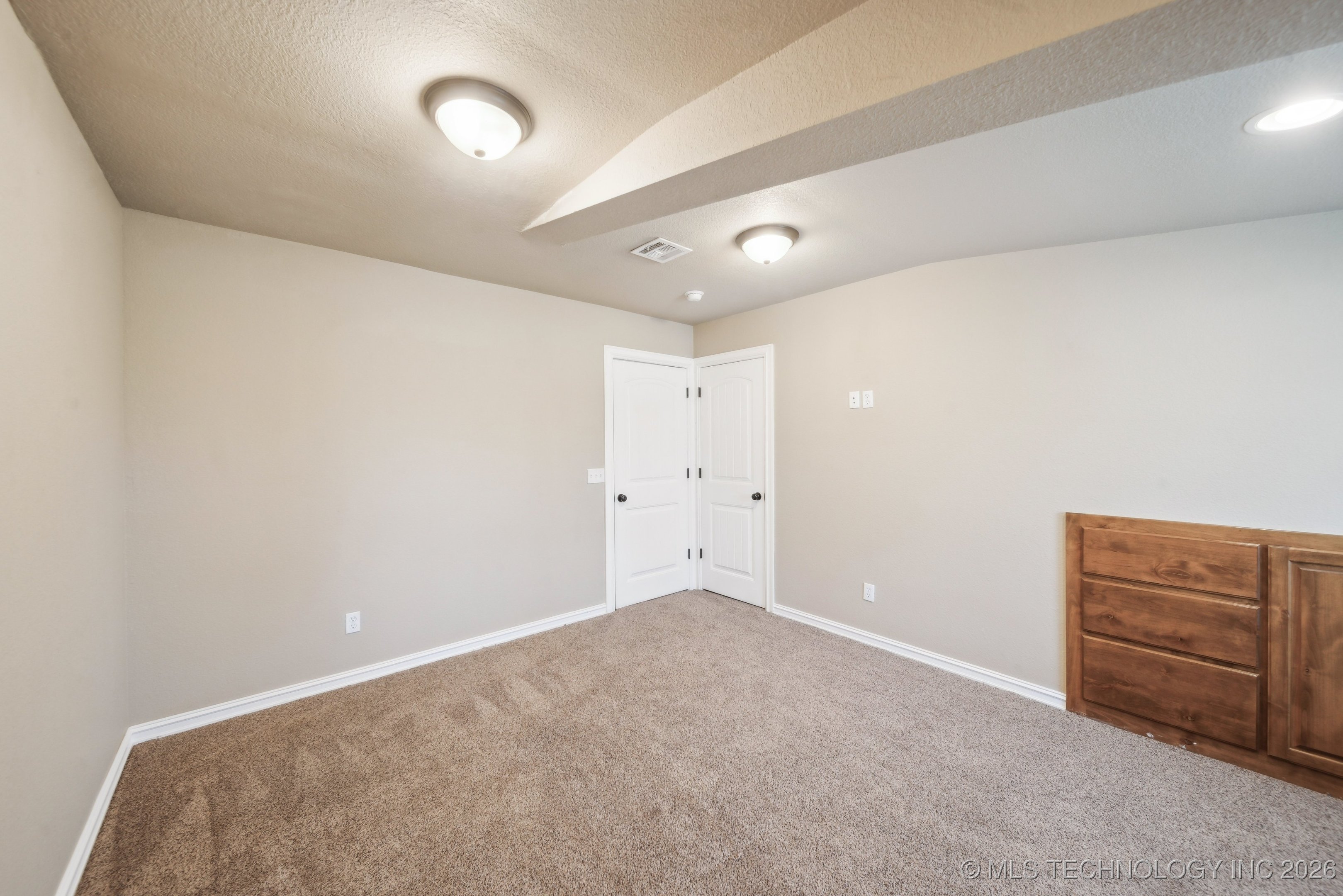 16042 S 97th West Avenue Property Photo 20