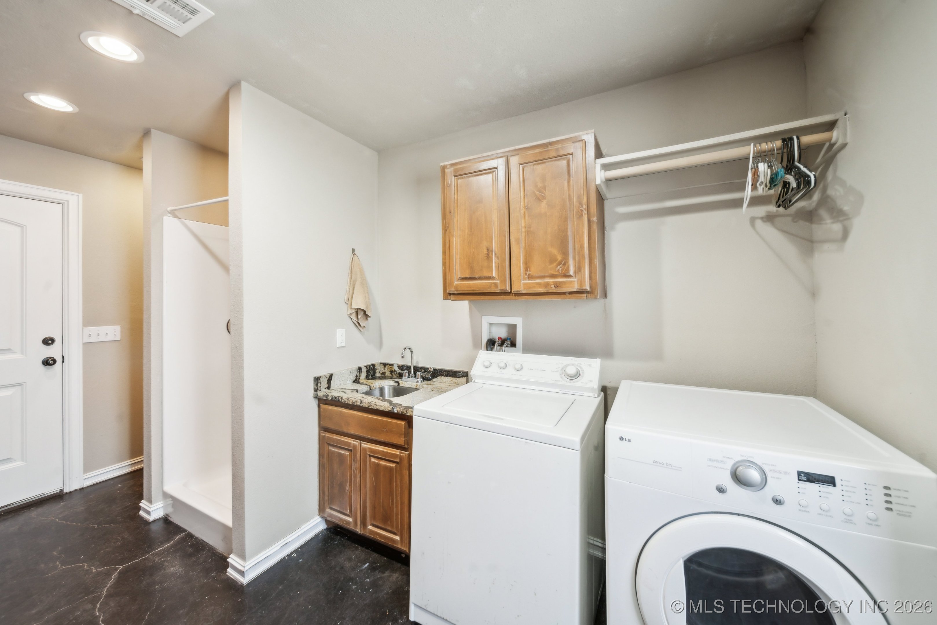 16042 S 97th West Avenue Property Photo 27