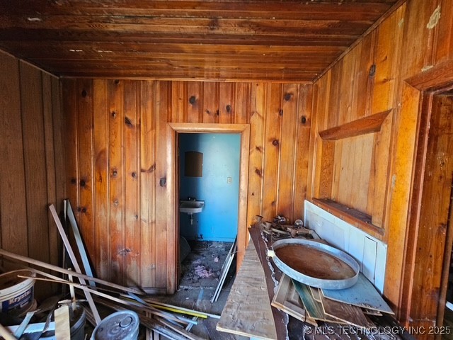 1035 Spurr Property Photo 7