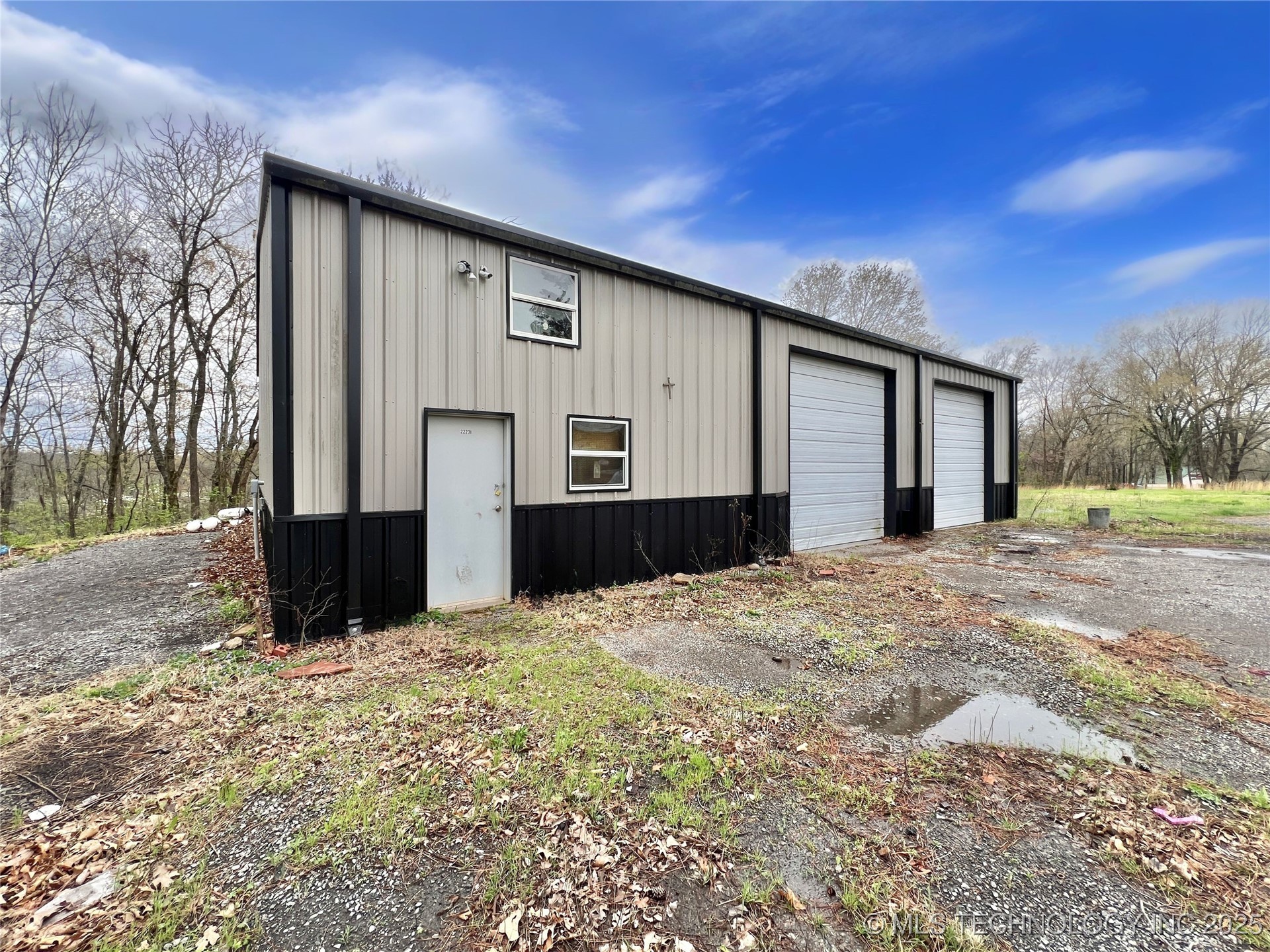 22231 E 843 Road Property Photo 2