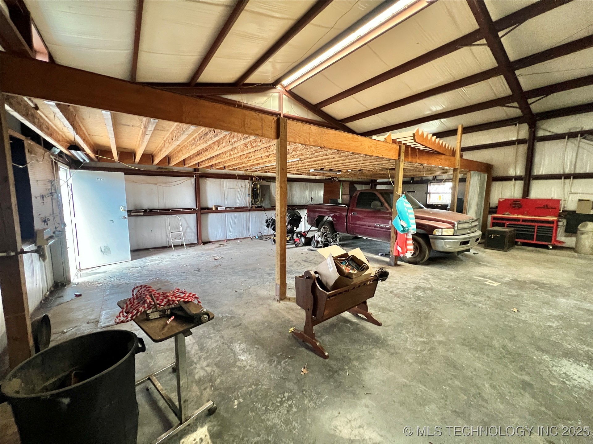 22231 E 843 Road Property Photo 6