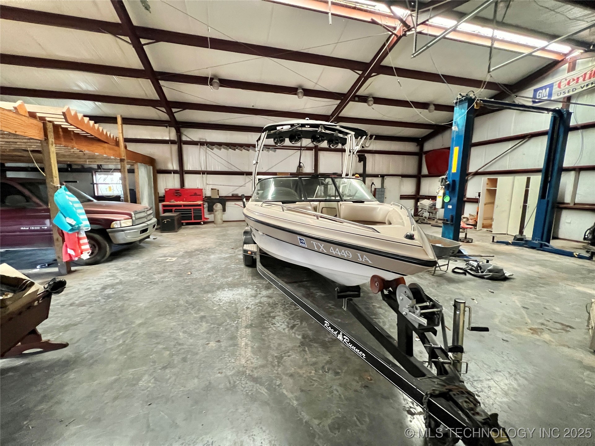 22231 E 843 Road Property Photo 7