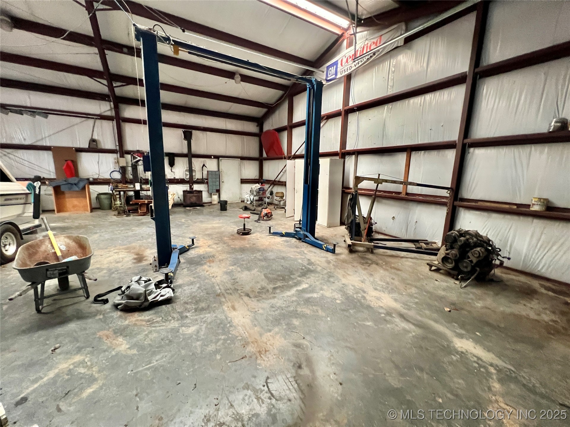 22231 E 843 Road Property Photo 9