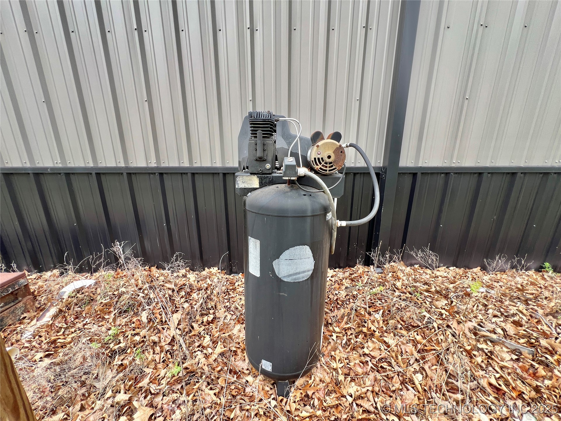 22231 E 843 Road Property Photo 23