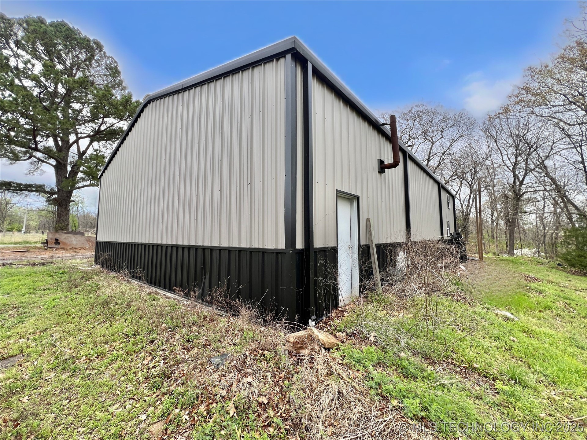 22231 E 843 Road Property Photo 25