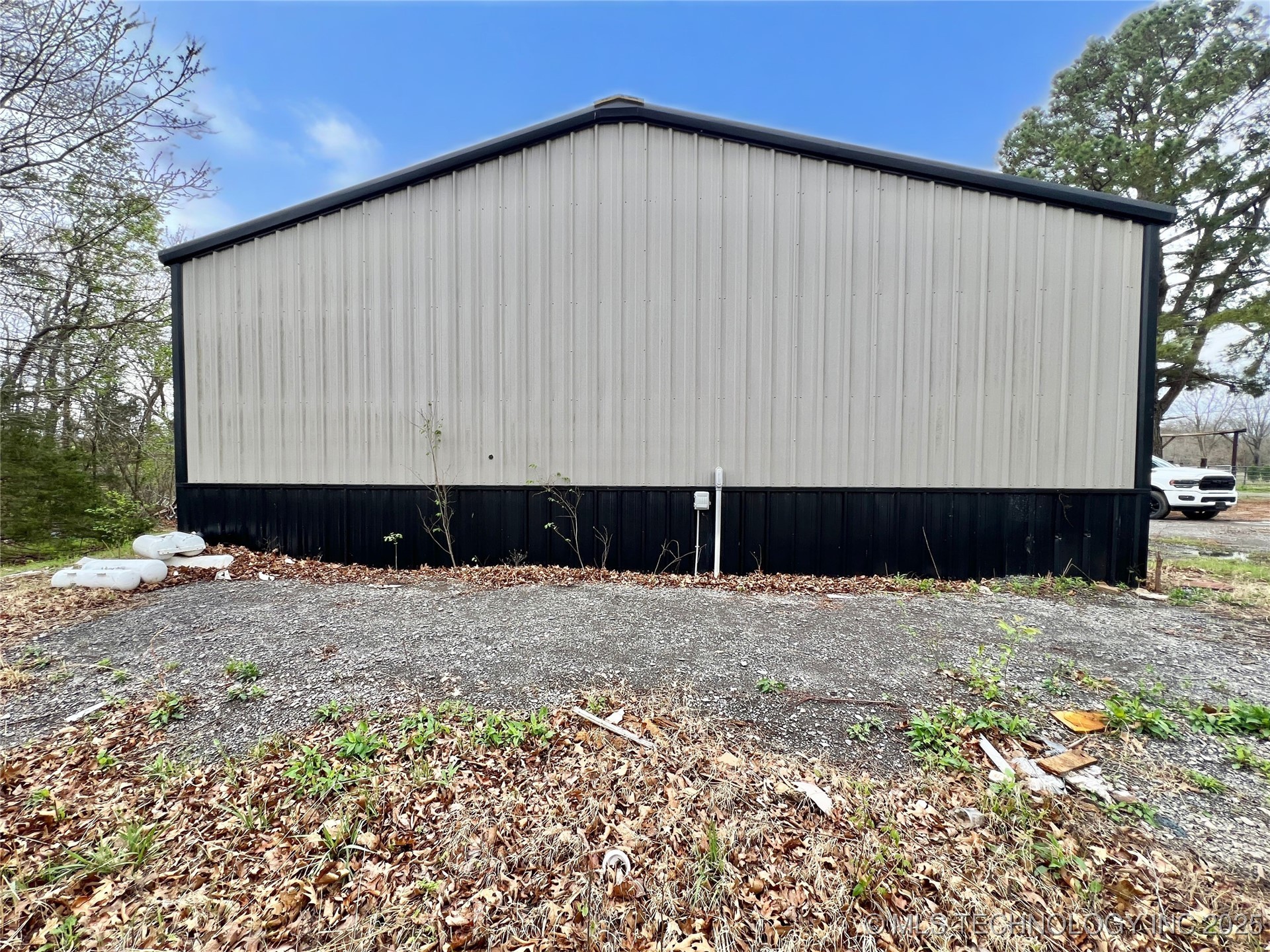 22231 E 843 Road Property Photo 27