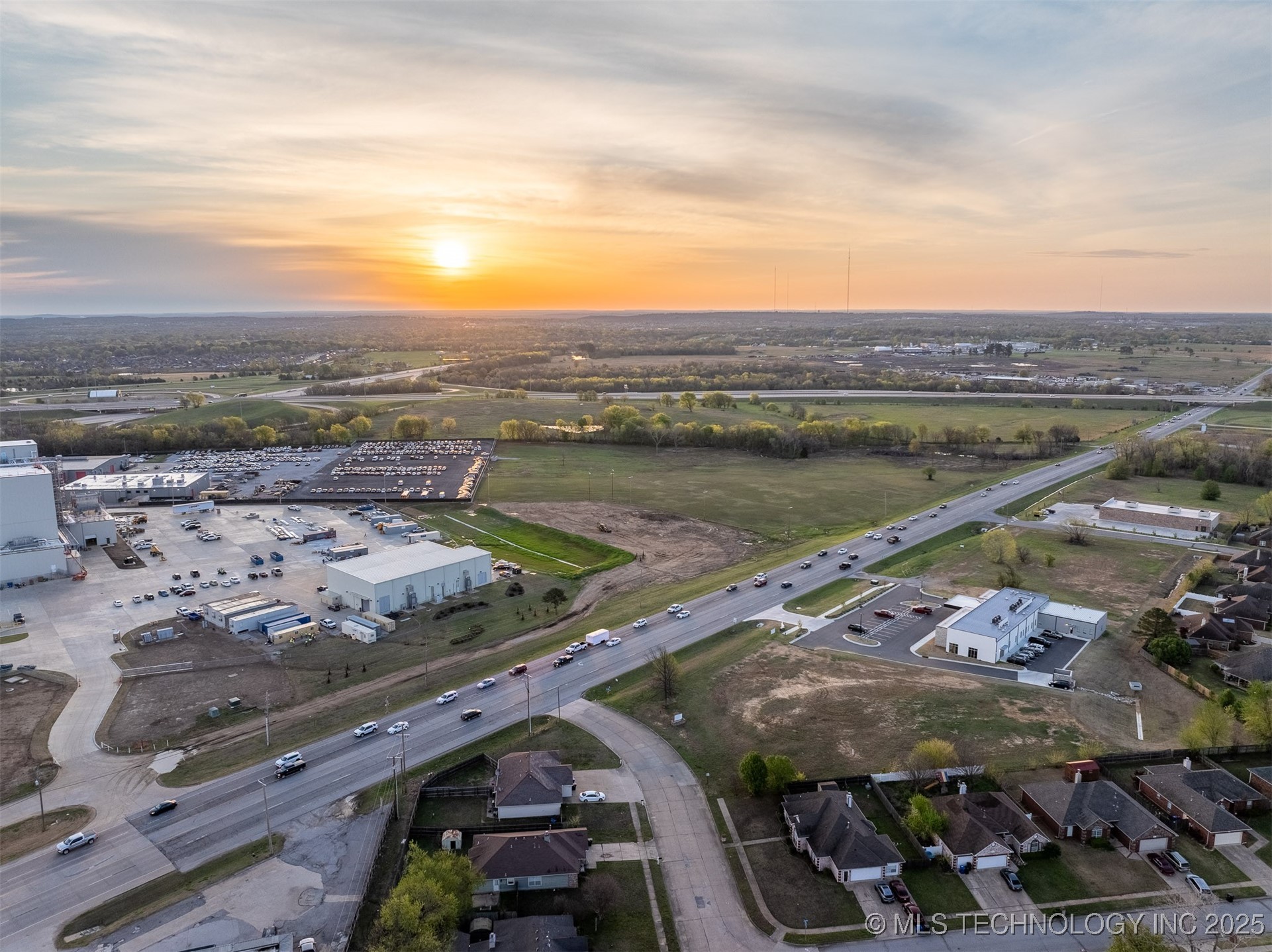 1 E Hwy 51 Property Photo 8