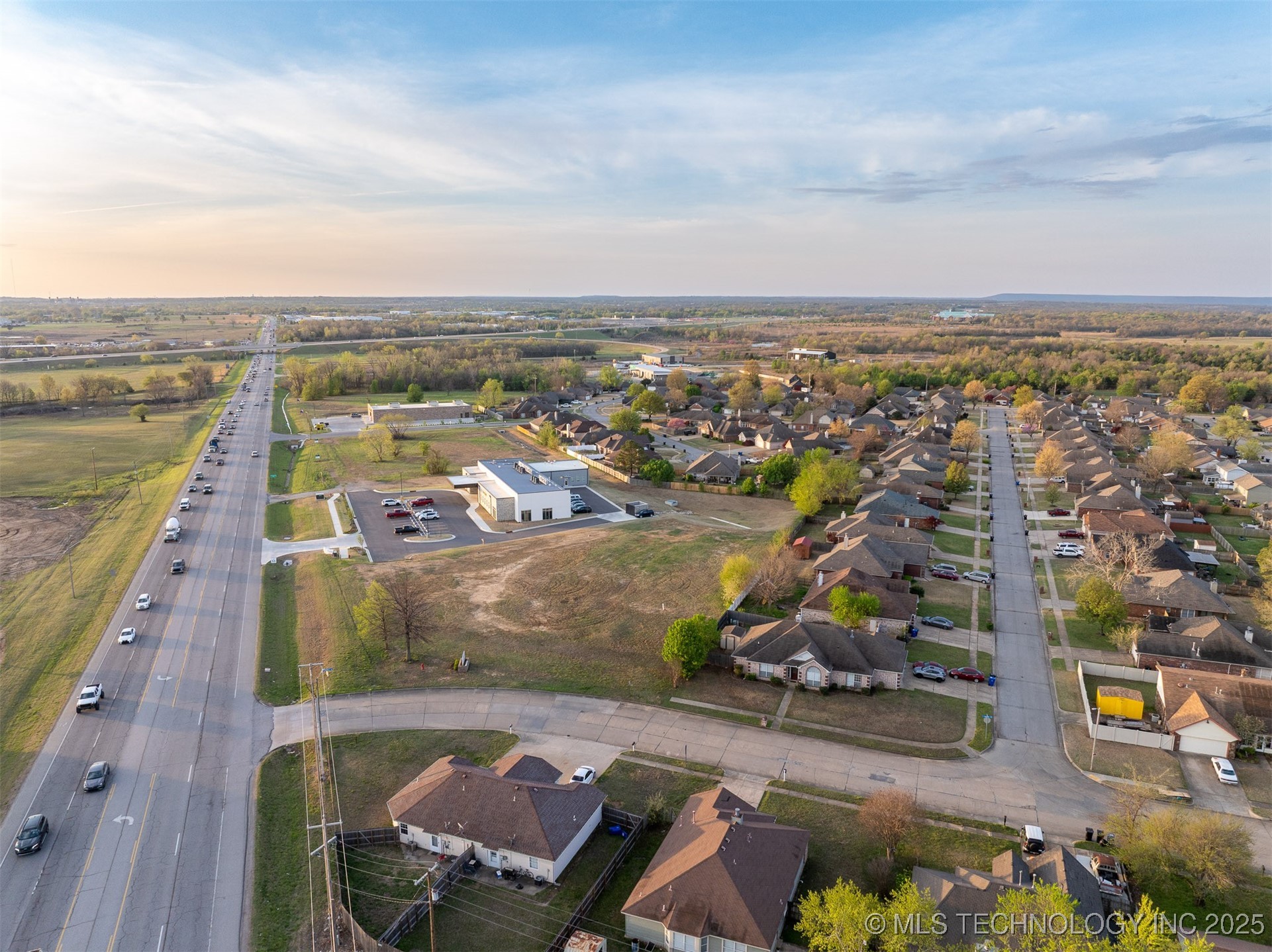 1 E Hwy 51 Property Photo 14