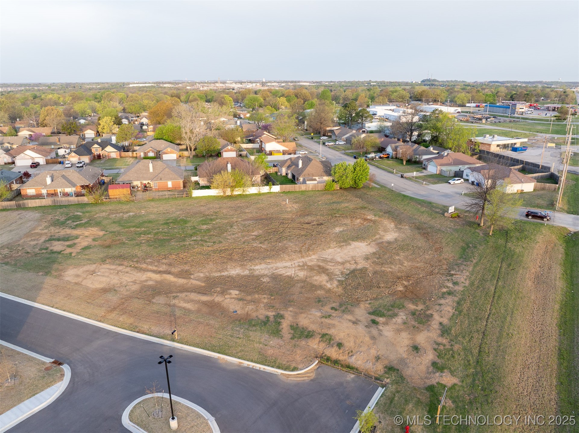 1 E Hwy 51 Property Photo 16