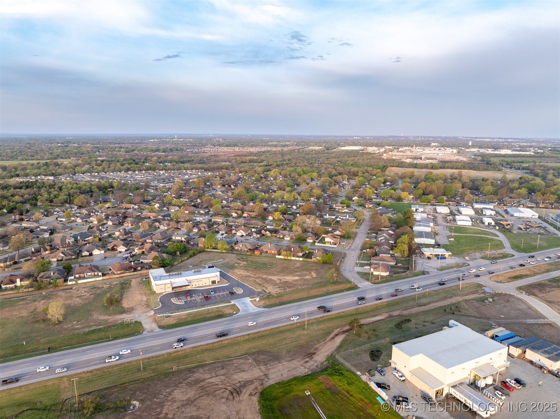 1 E Hwy 51 Property Photo 37