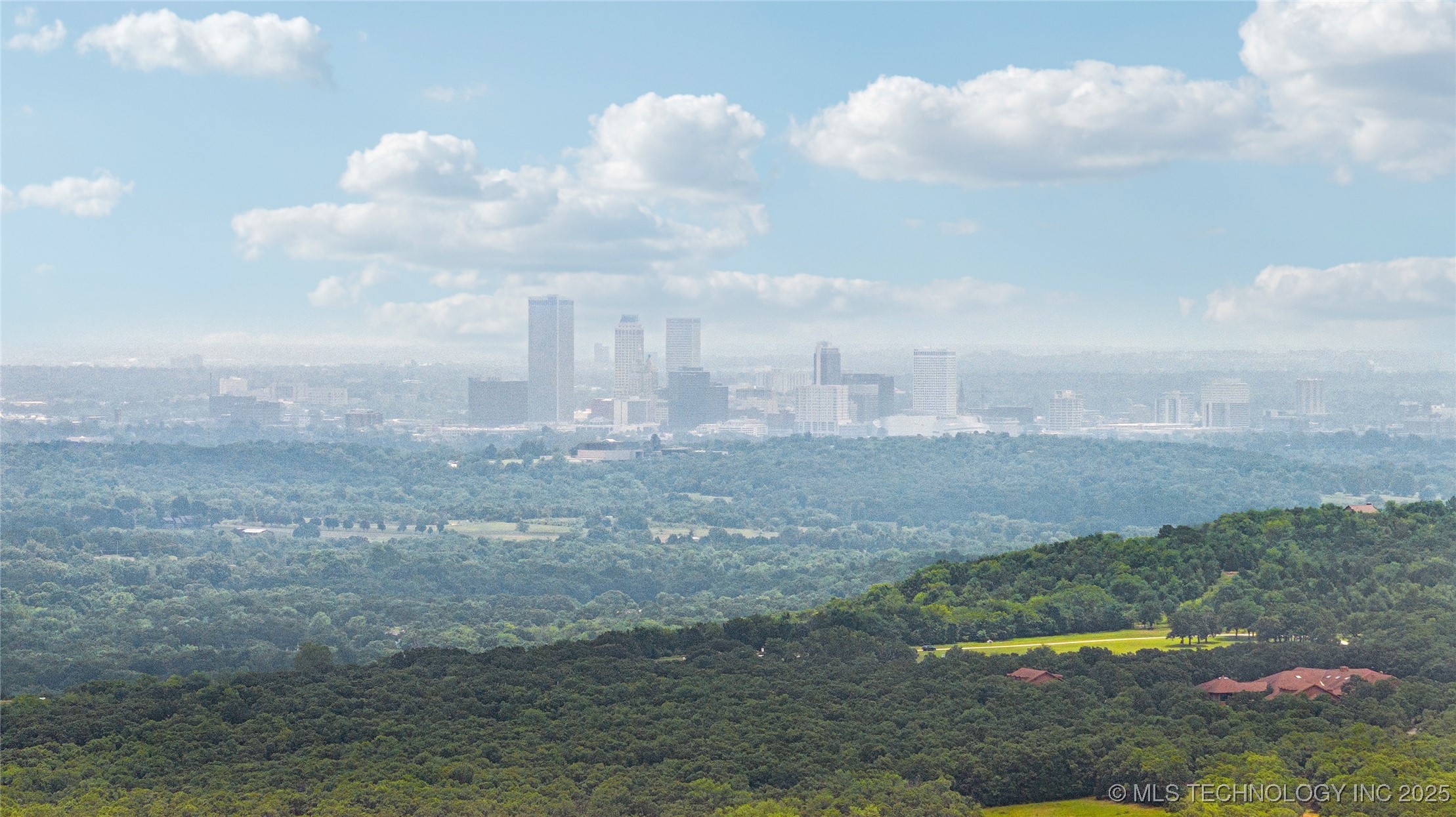 5 Thousand Oaks Road Property Photo 4