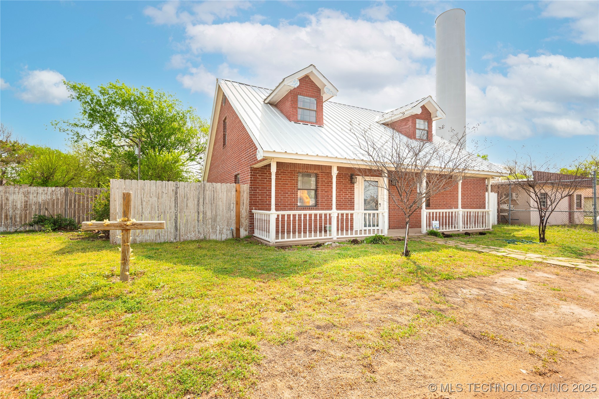 19073 Us Highway 77 Property Photo 3