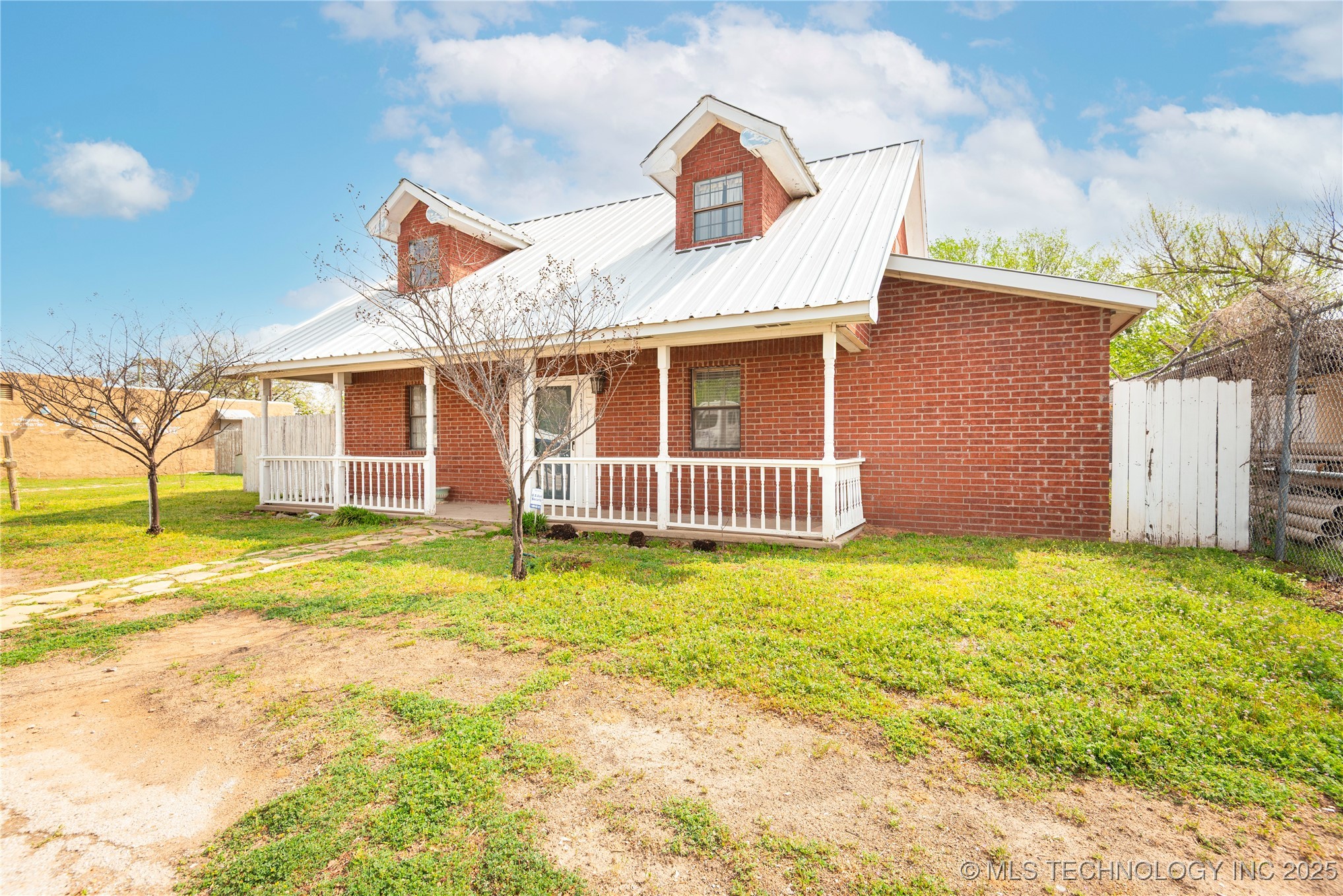 19073 Us Highway 77 Property Photo 4