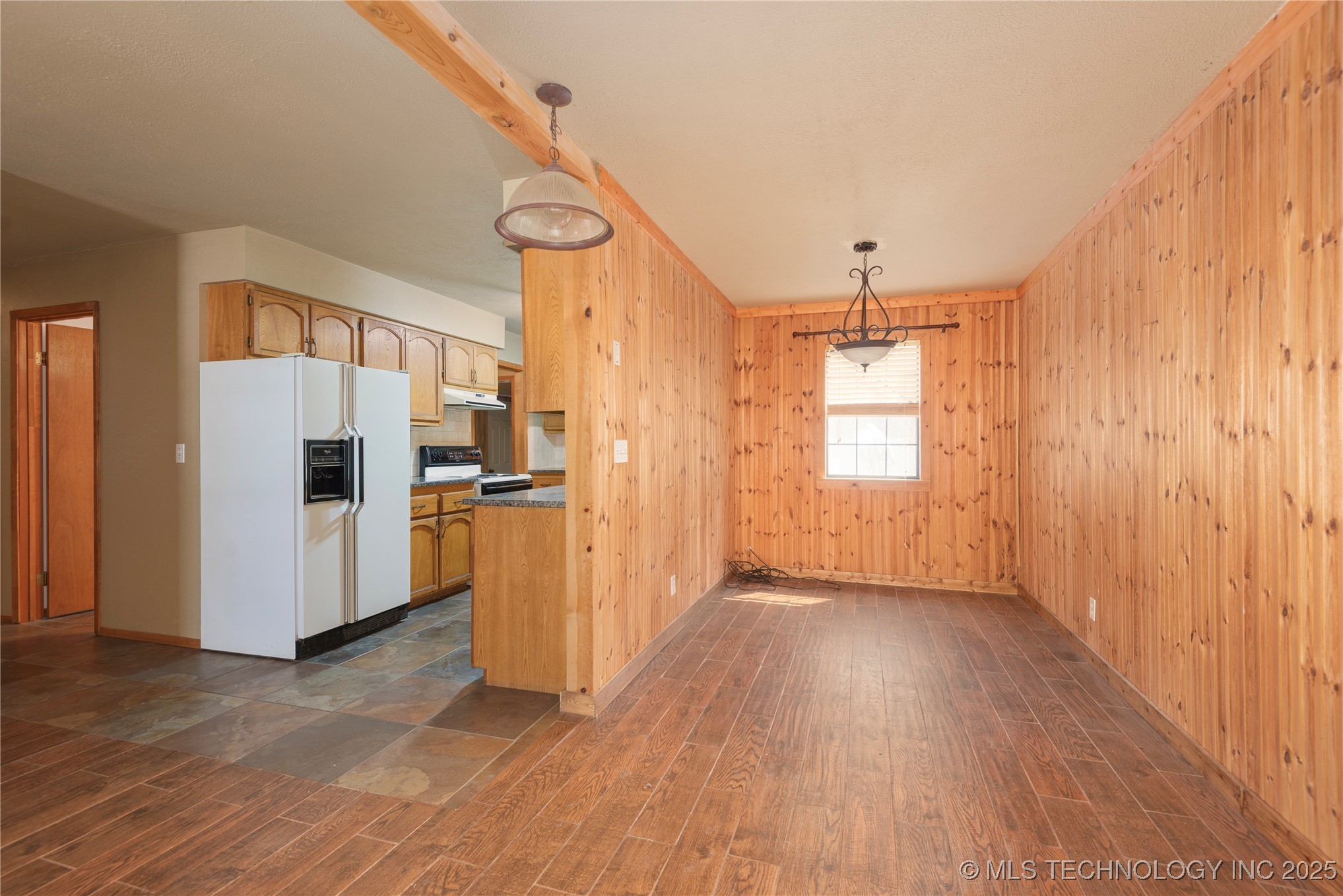 19073 Us Highway 77 Property Photo 10