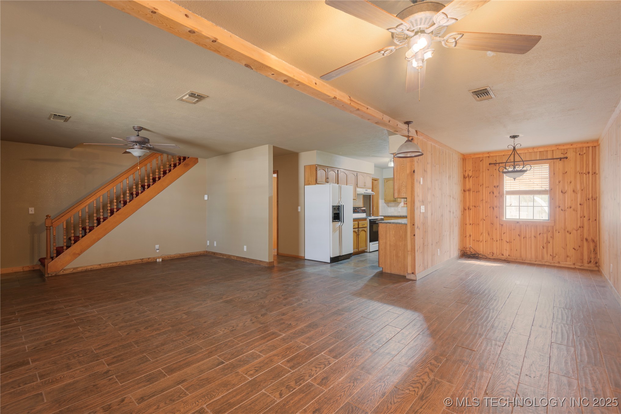 19073 Us Highway 77 Property Photo 11