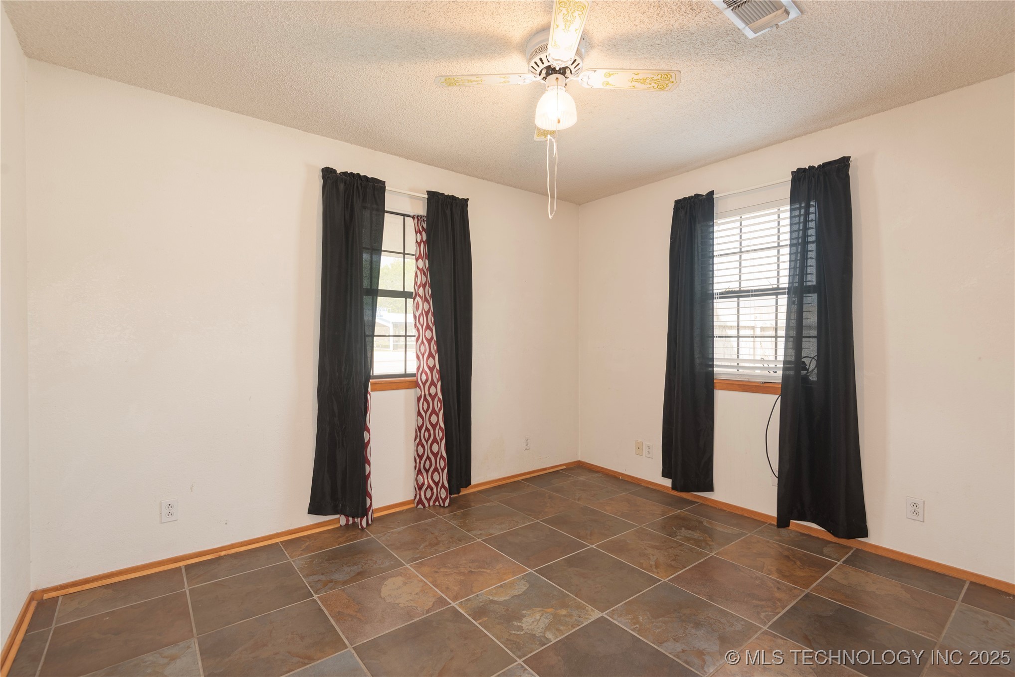 19073 Us Highway 77 Property Photo 20